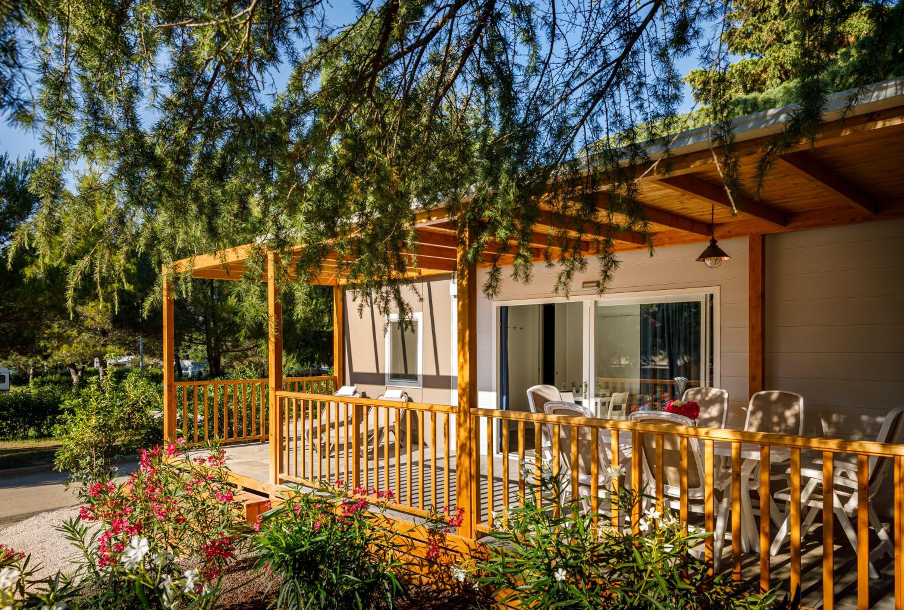 Superior Mobile Home - Photo 2