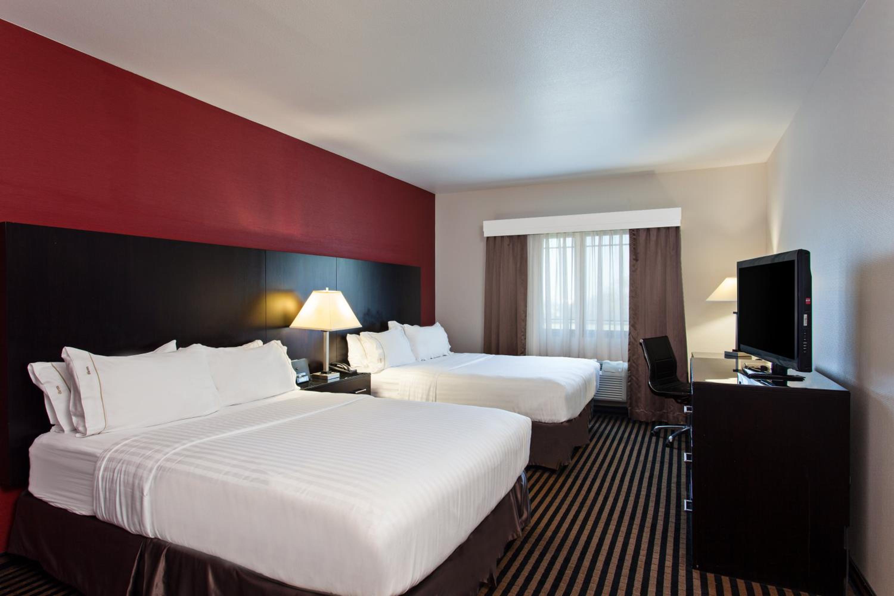 2 Queen Standard Room City View