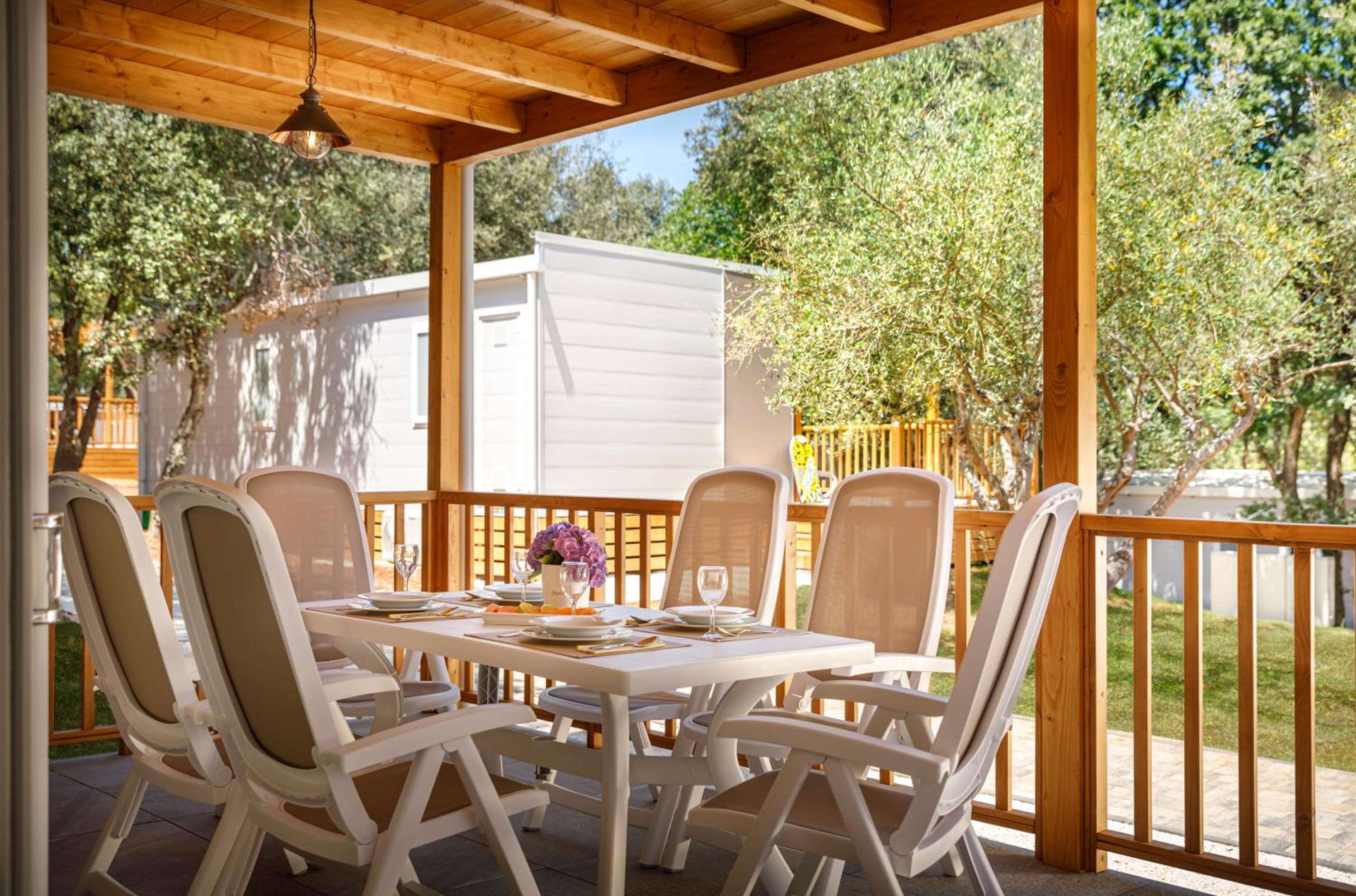 Superior Family Mobile Home - Photo 16