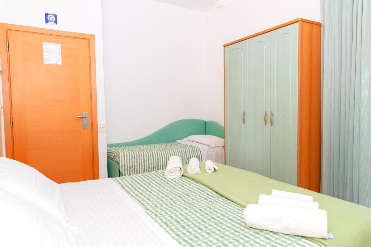 Triple Room with Balcony photo 2