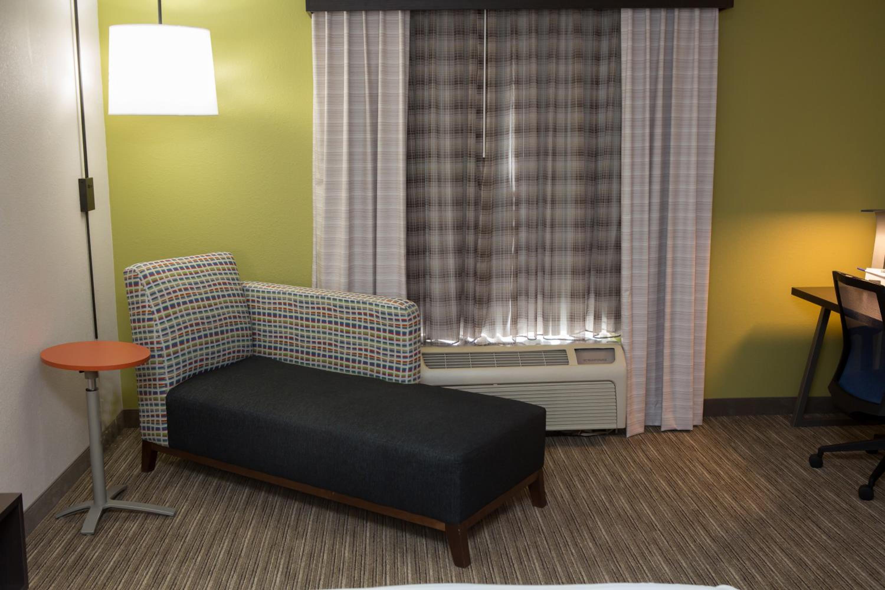 Standard King Room - Communications Accessible - Photo 1