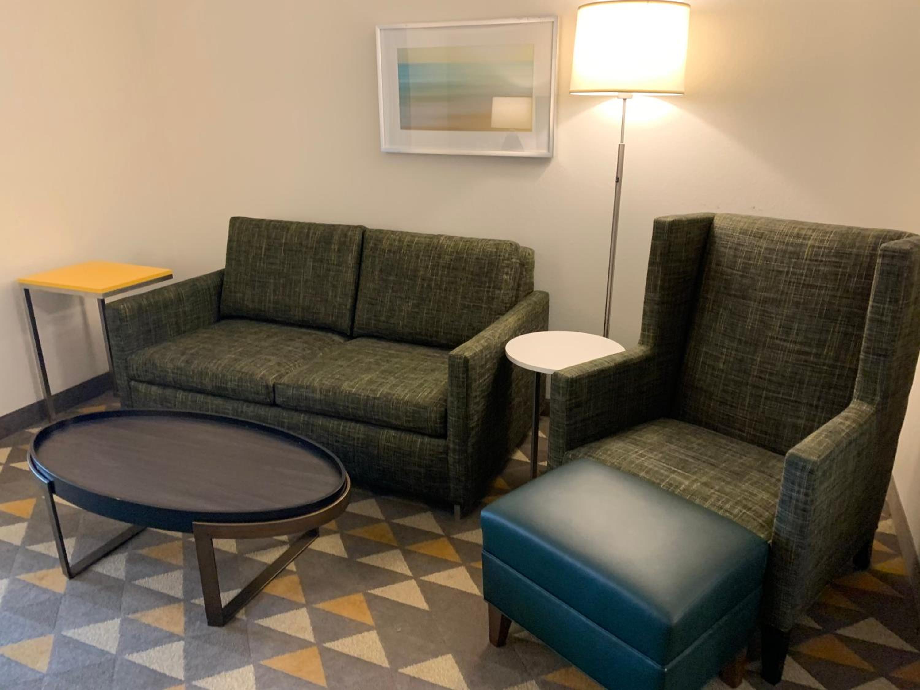 One-Bedroom King Suite with Sofa Bed - Photo 5
