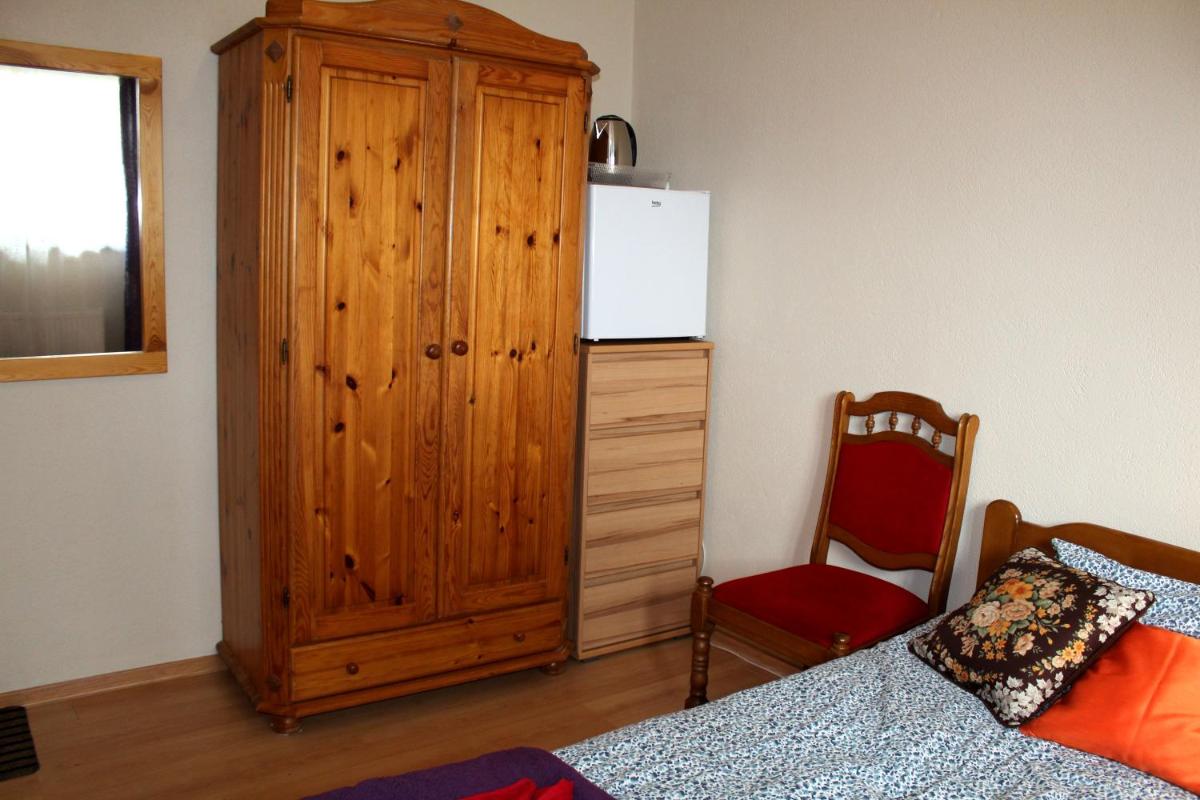 Twin Room with Private External Bathroom - Photo 3