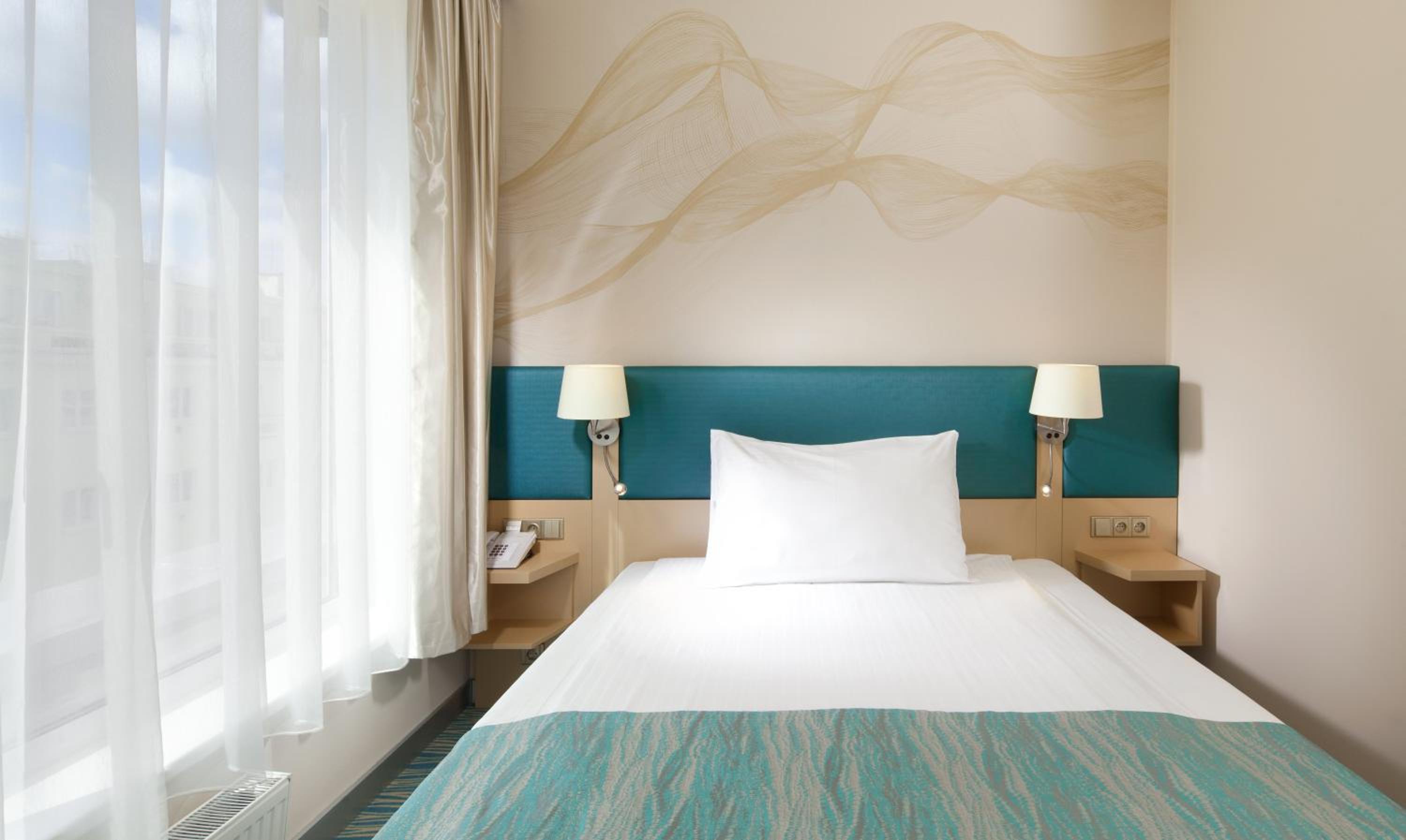 Standard Queen Room