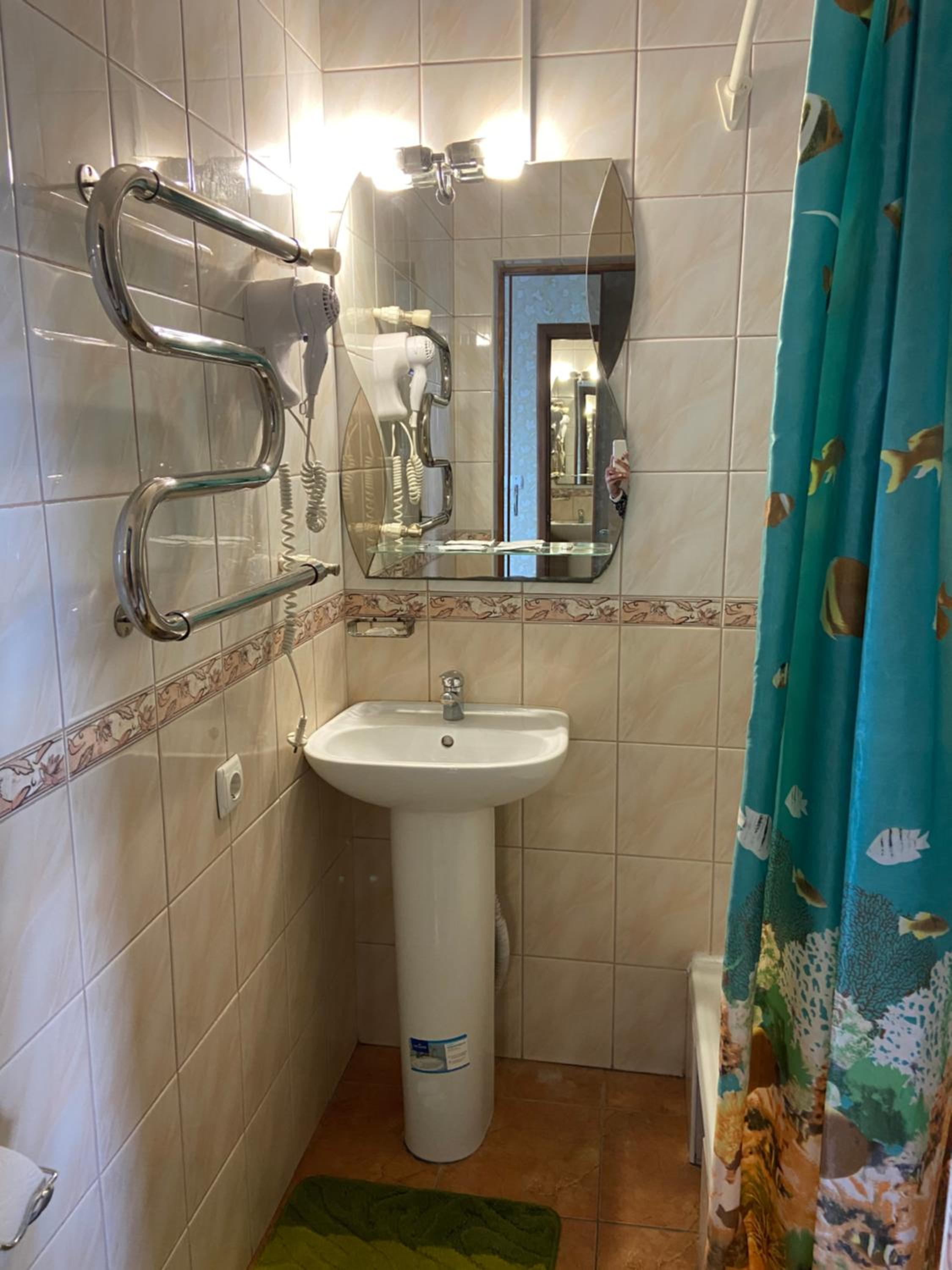 Twin Room with Private Bathroom photo 2