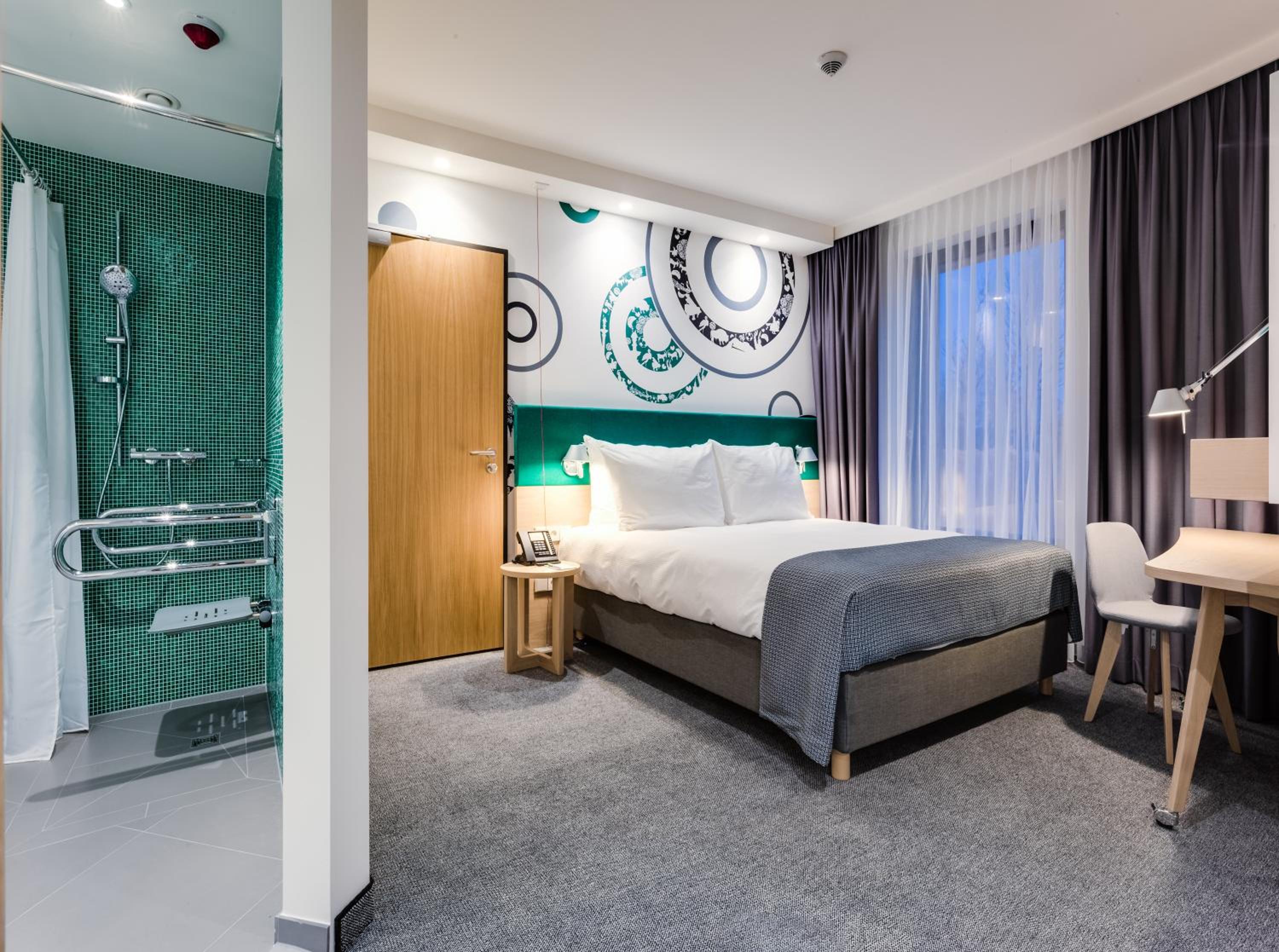 Standard Queen Room - Accessible photo 2