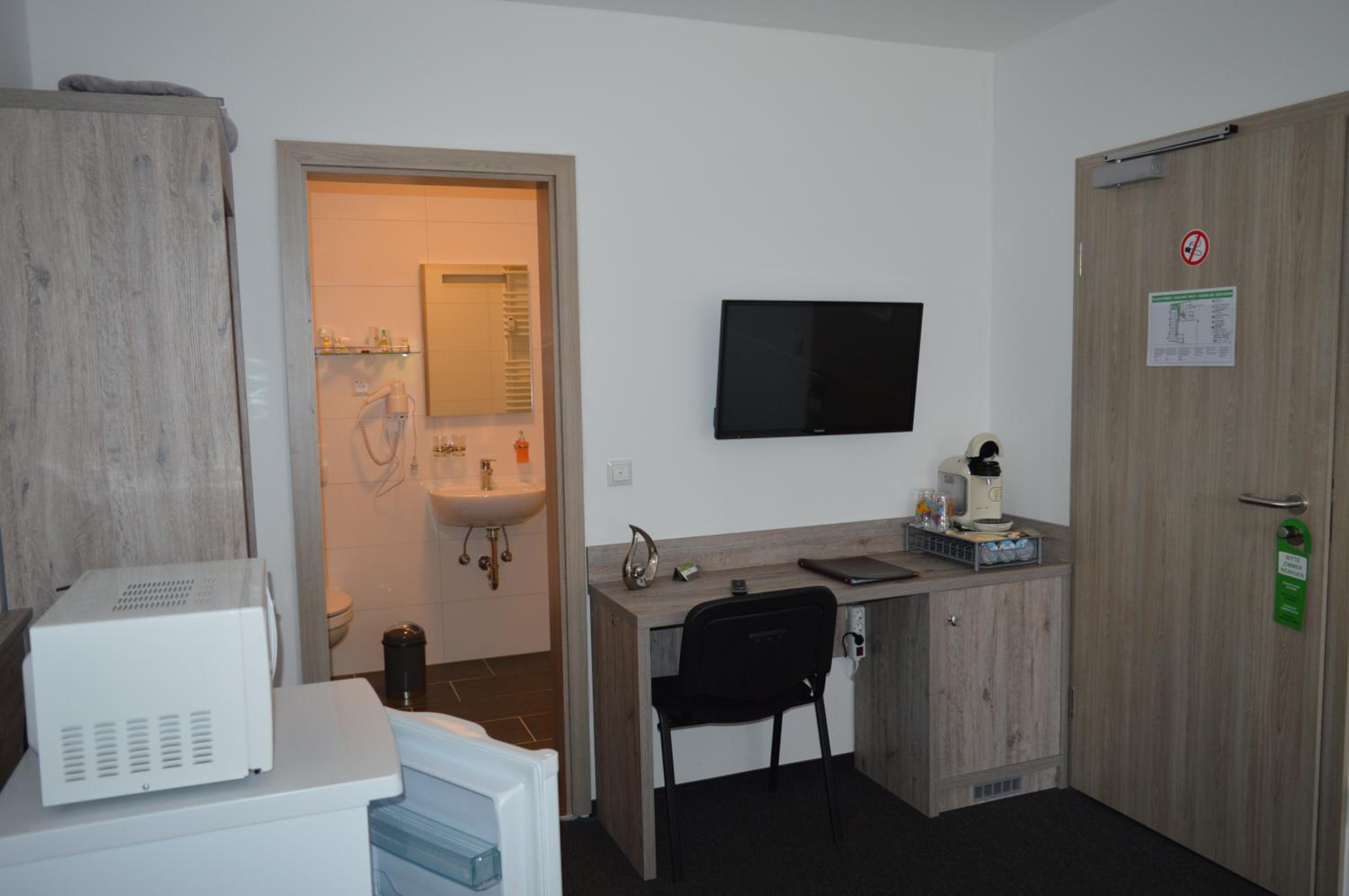 One-Bedroom Apartment photo 2