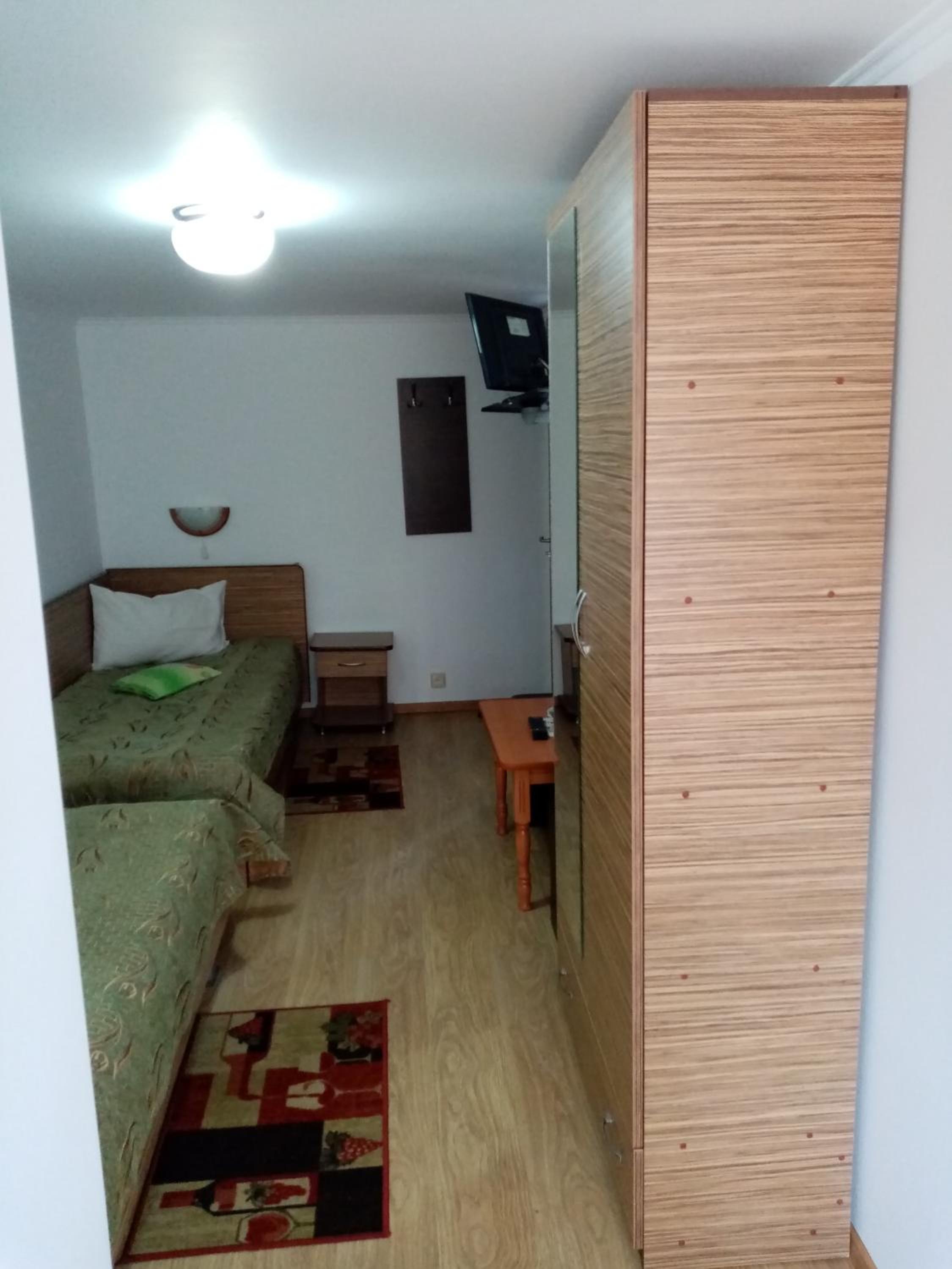 Small Double Room - Photo 4