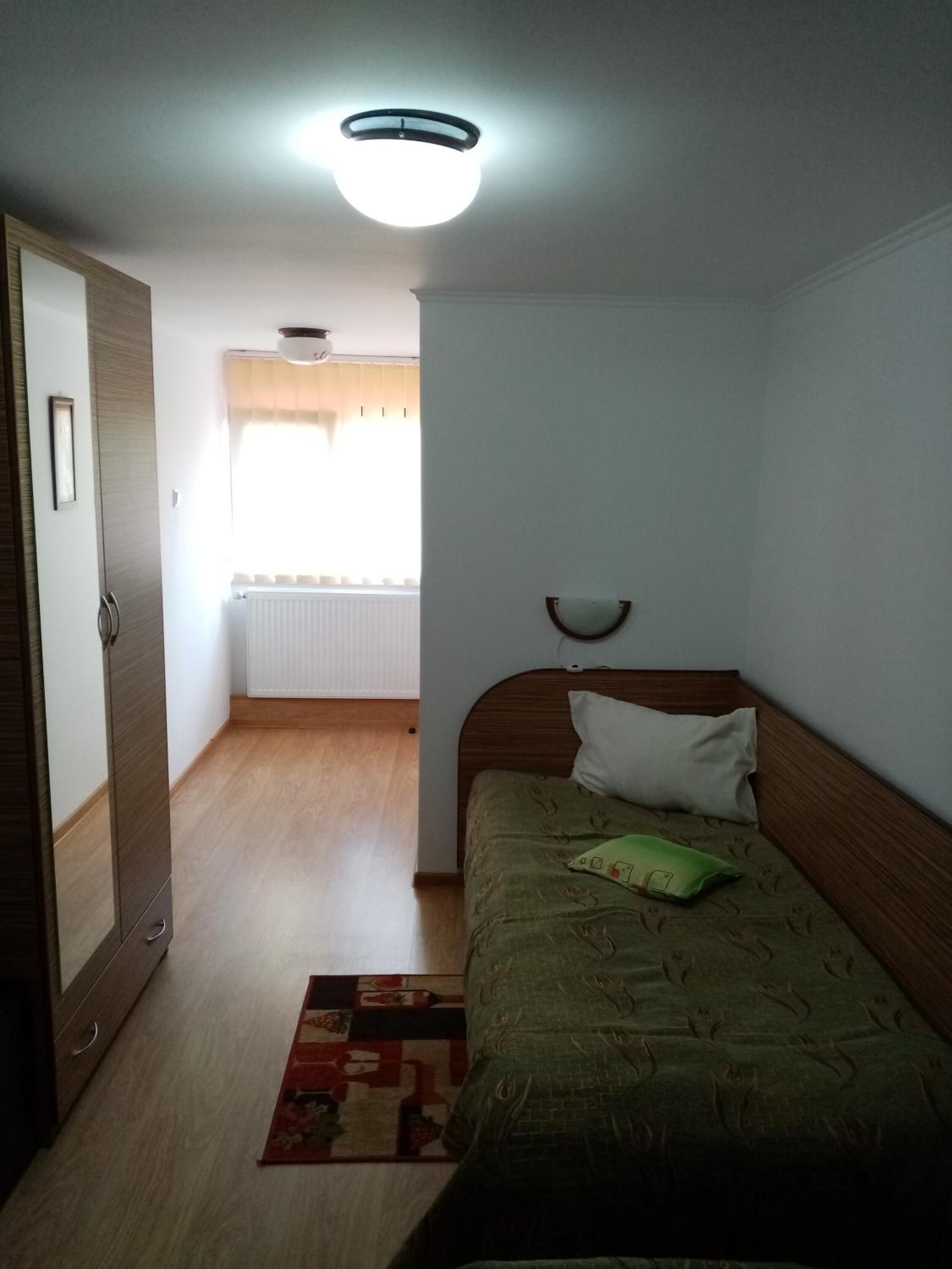 Small Double Room - Photo 8