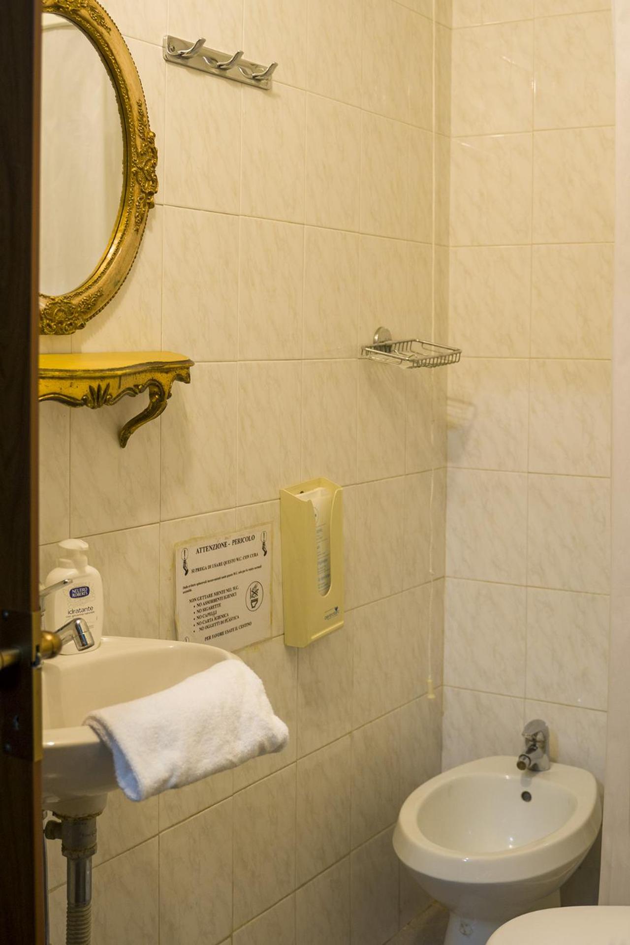 Basic Triple Room - Photo 6