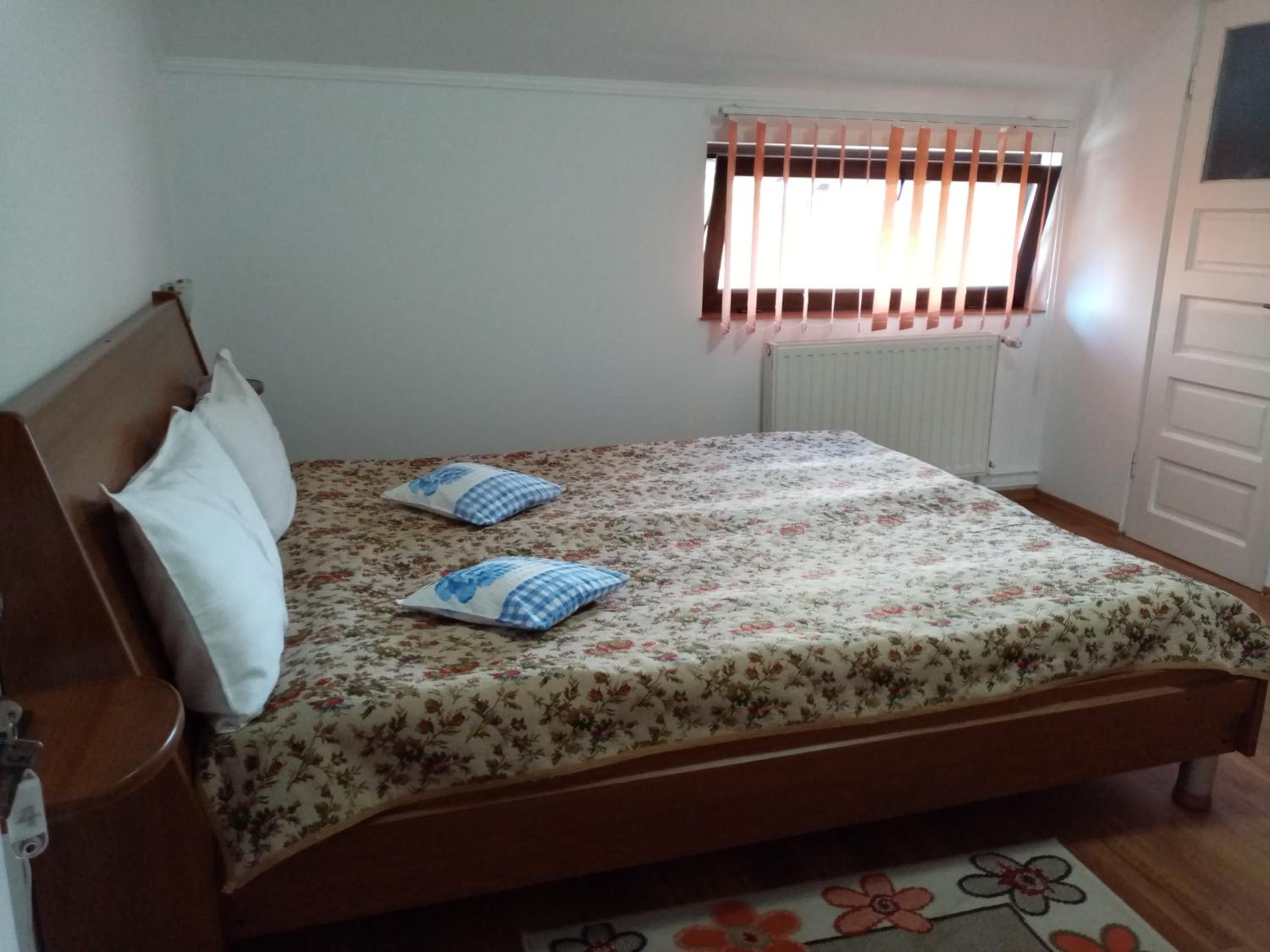 Double or Twin Room - Photo 3