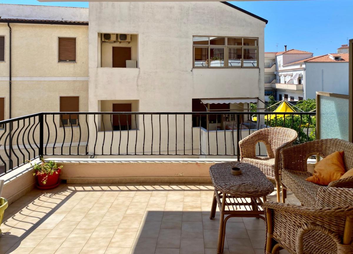 Double Room with Balcony and Sea View photo 3
