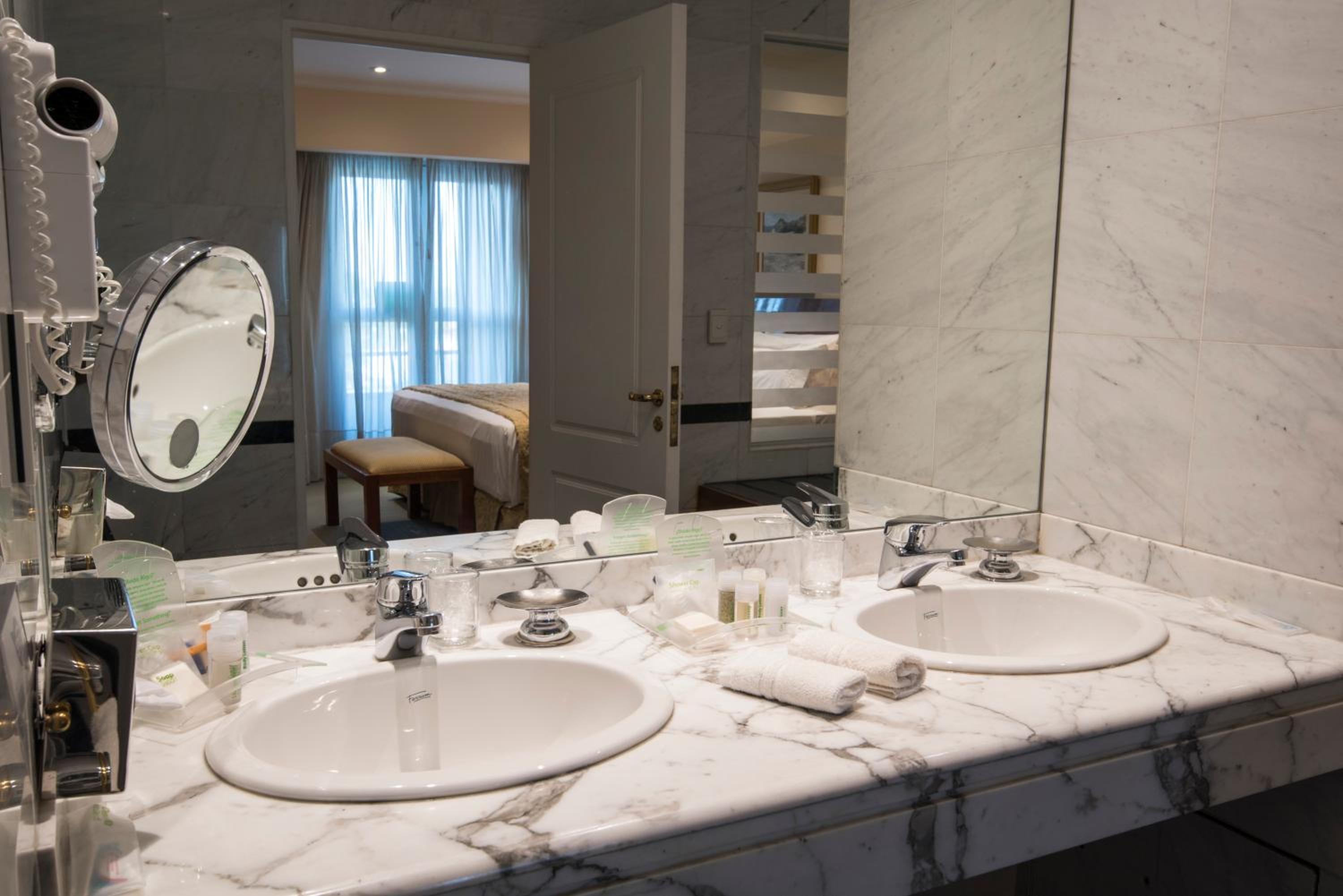 One-Bedroom King Suite