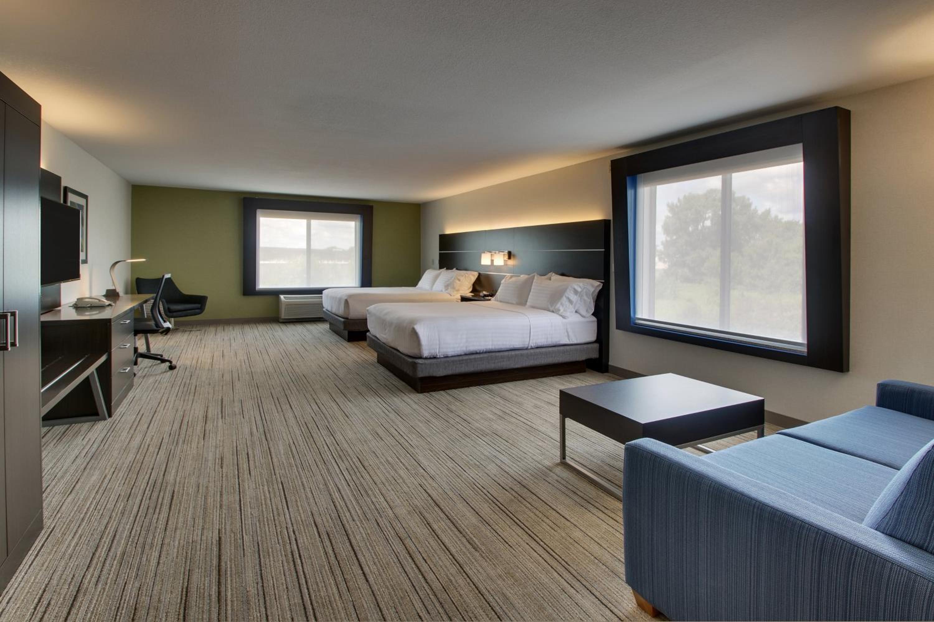 Suite - Only Hearing Accessible - Photo 4