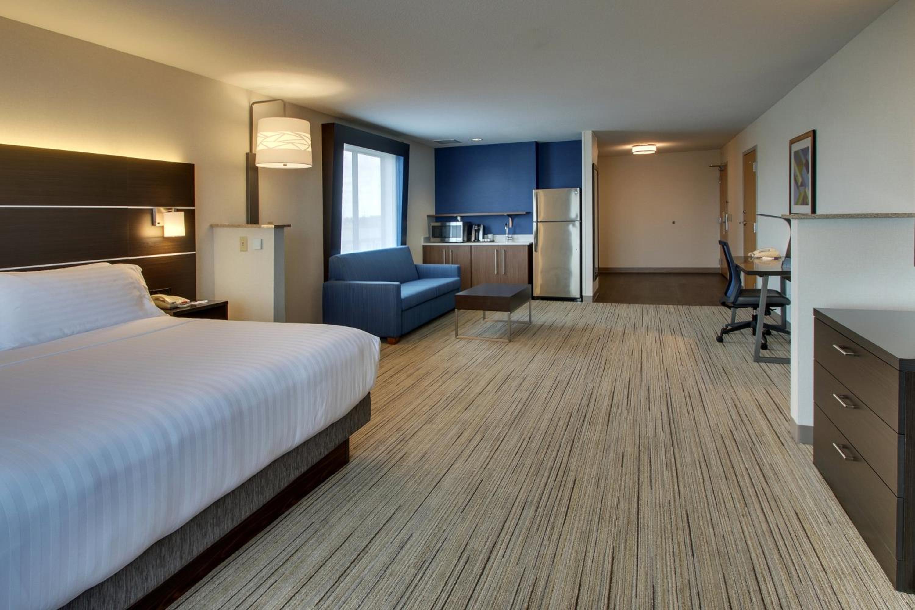 King Suite - Communication Accessible - Photo 2