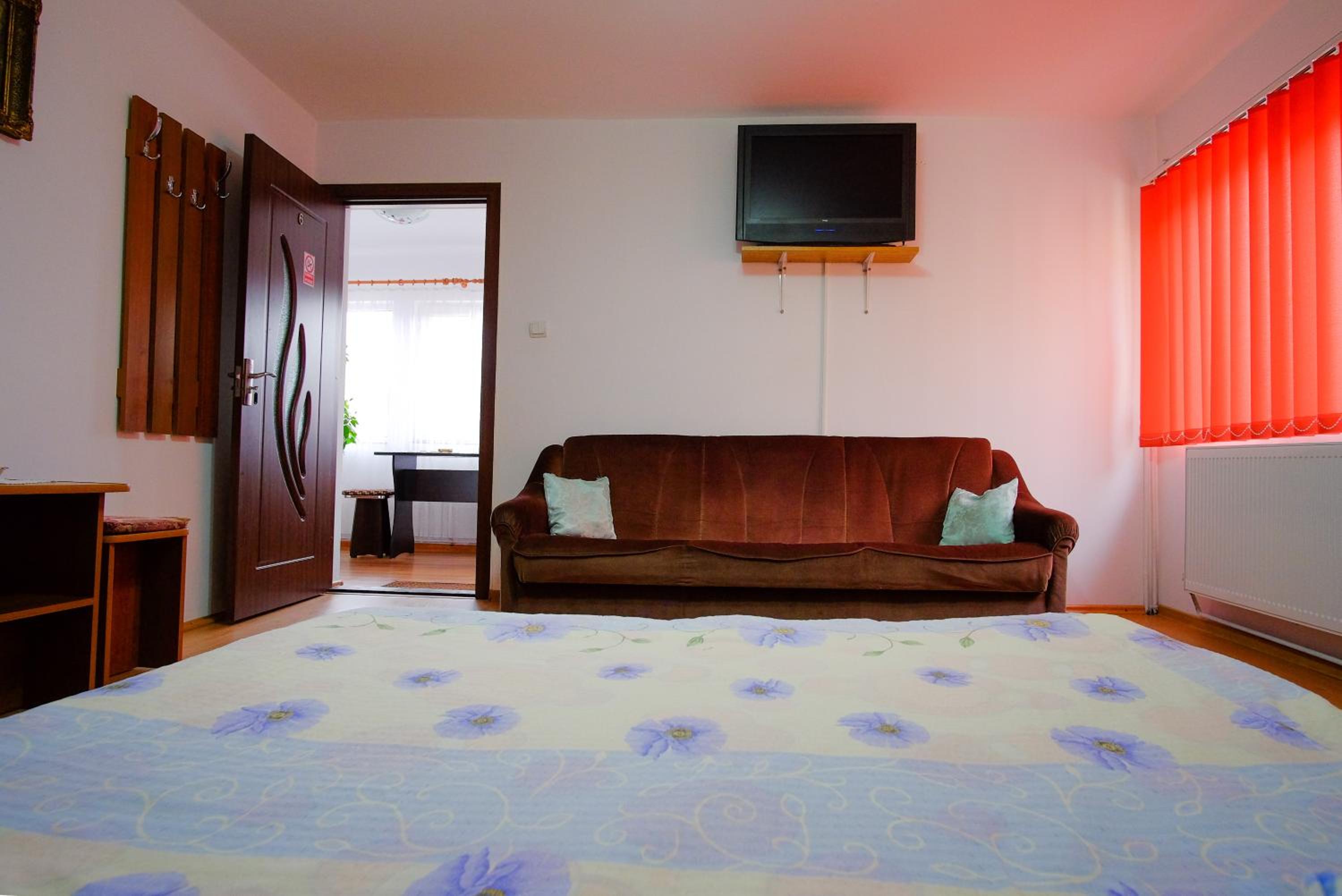Two-Bedroom Apartment - Photo 9