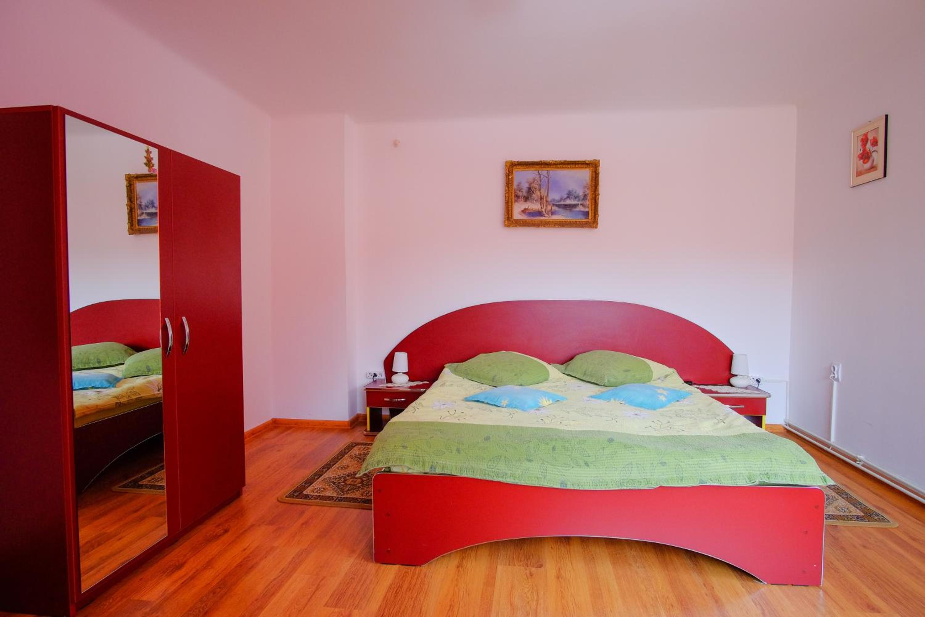 Two-Bedroom Apartment - Photo 5