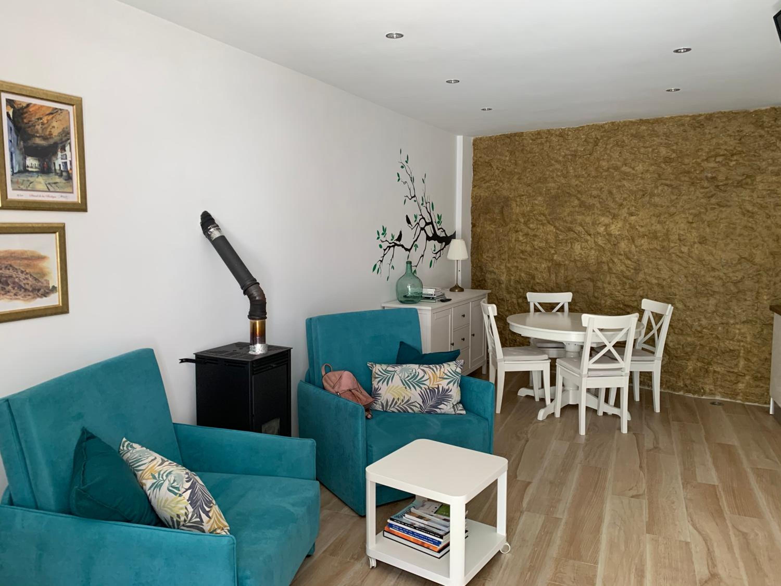 Two-Bedroom House - Photo 8
