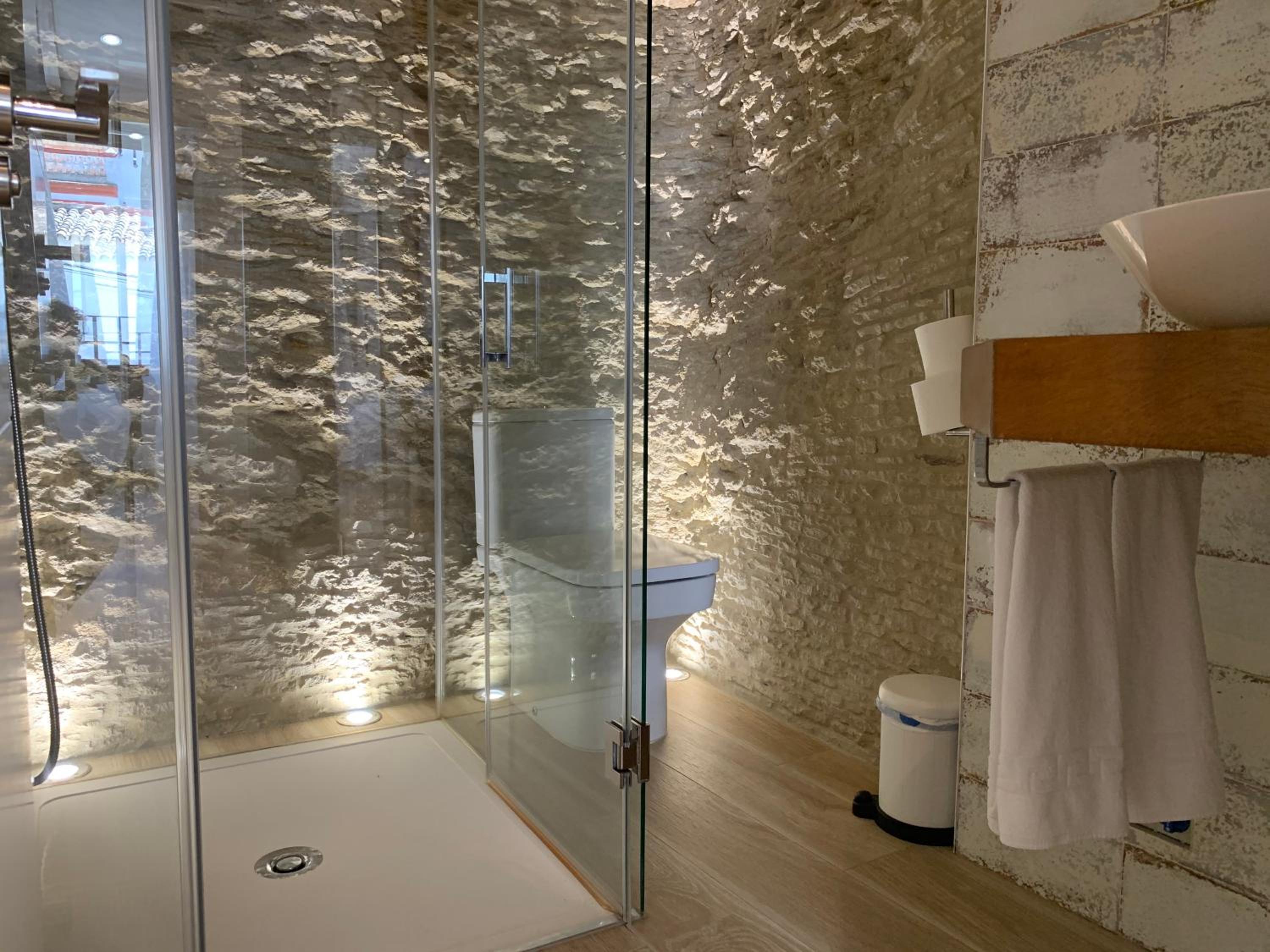 Two-Bedroom House - Photo 10