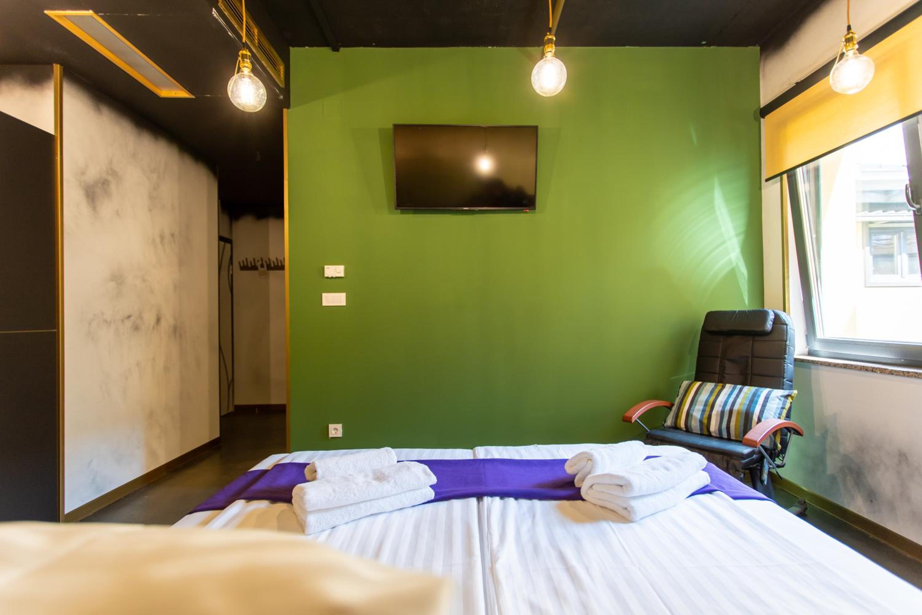 Double Room with Garden View - Photo 12