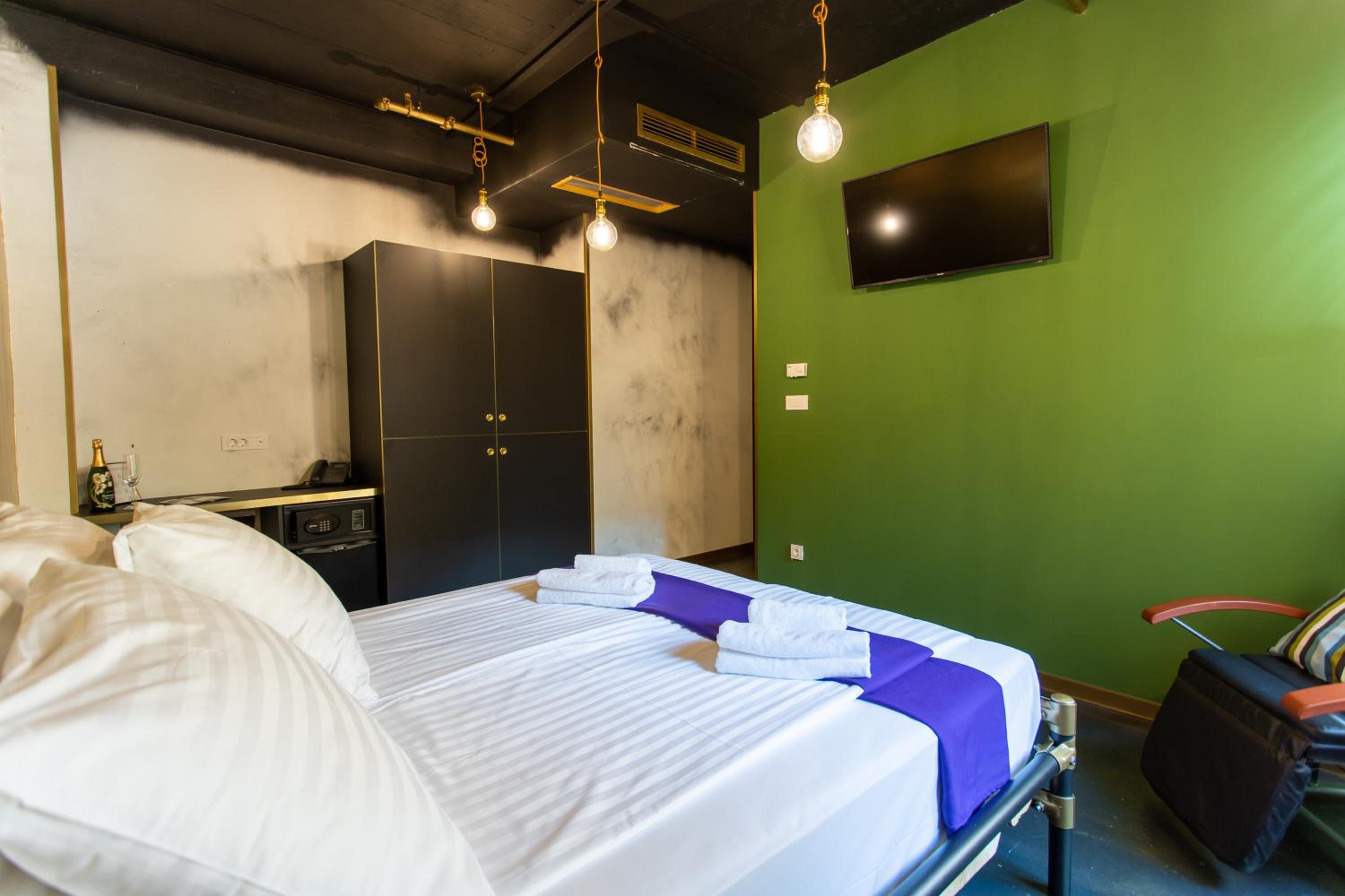 Double Room with Garden View - Photo 5