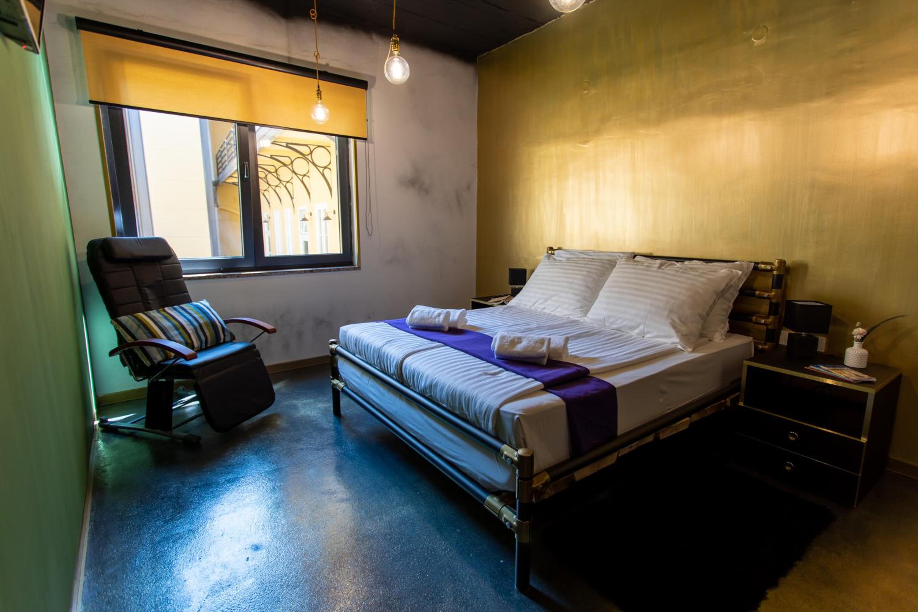 Double Room with Garden View - Photo 9