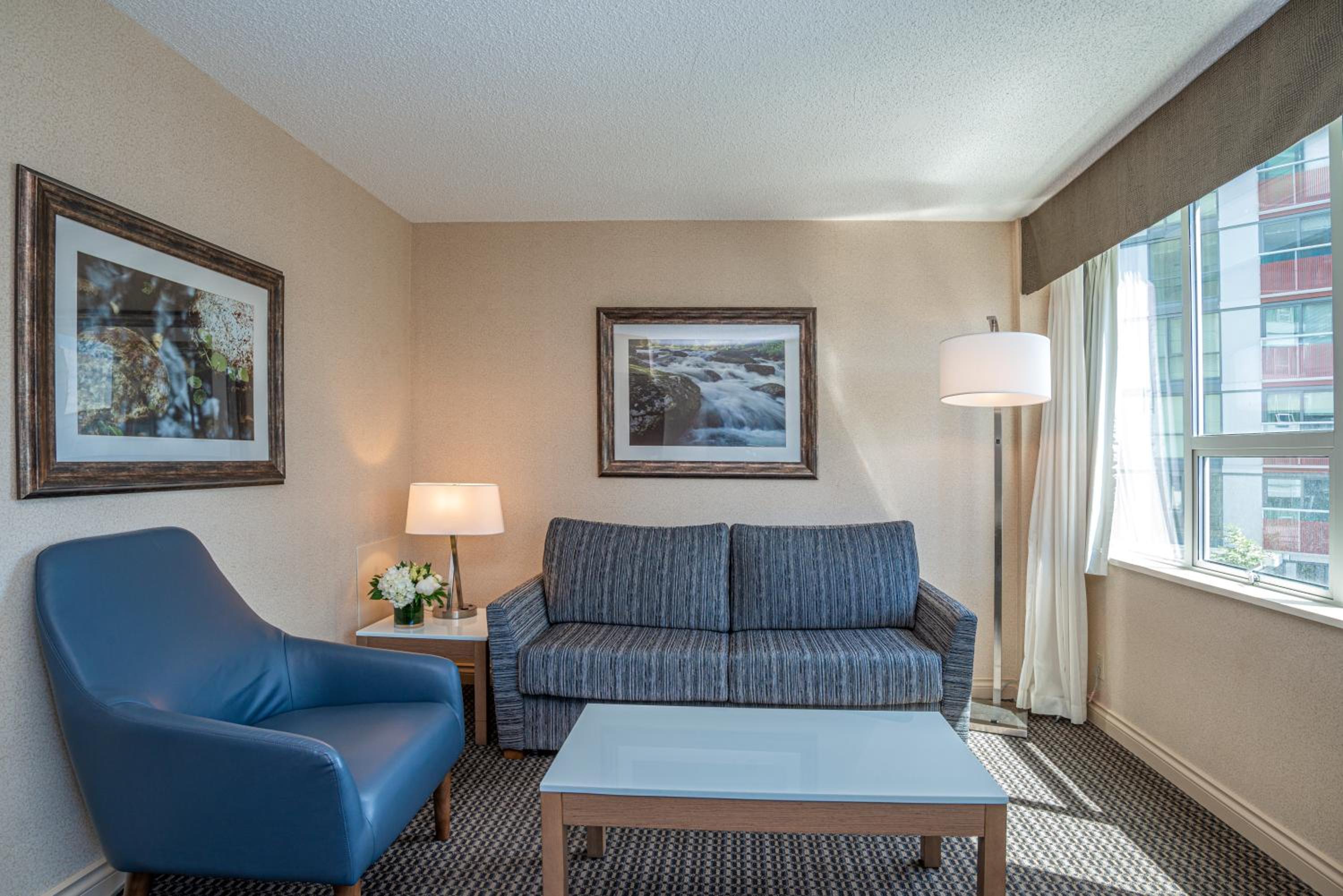 Deluxe Room, 2 Double Beds, Non Smoking, Balcony - Photo 4