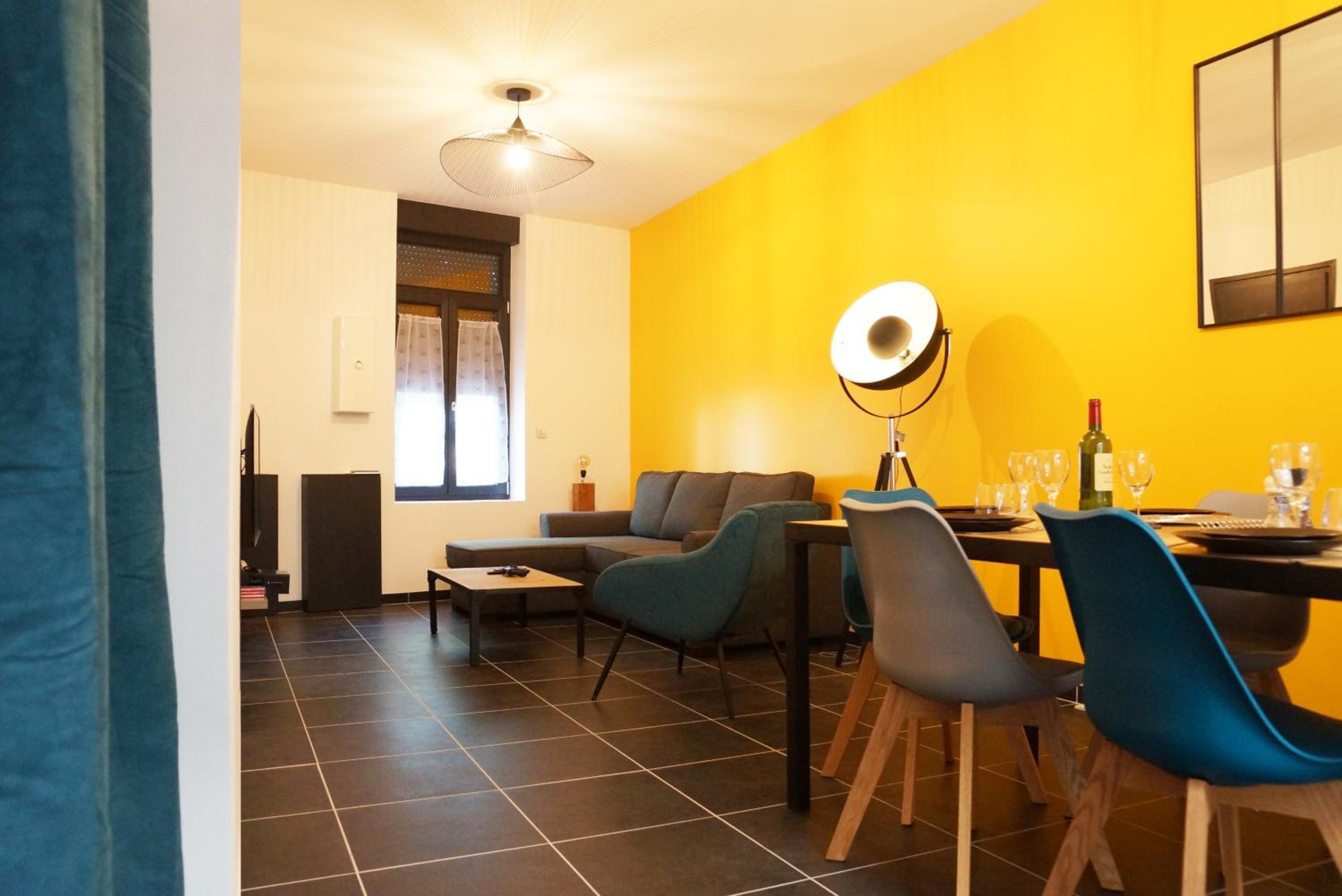 Three-Bedroom Apartment - Photo 2