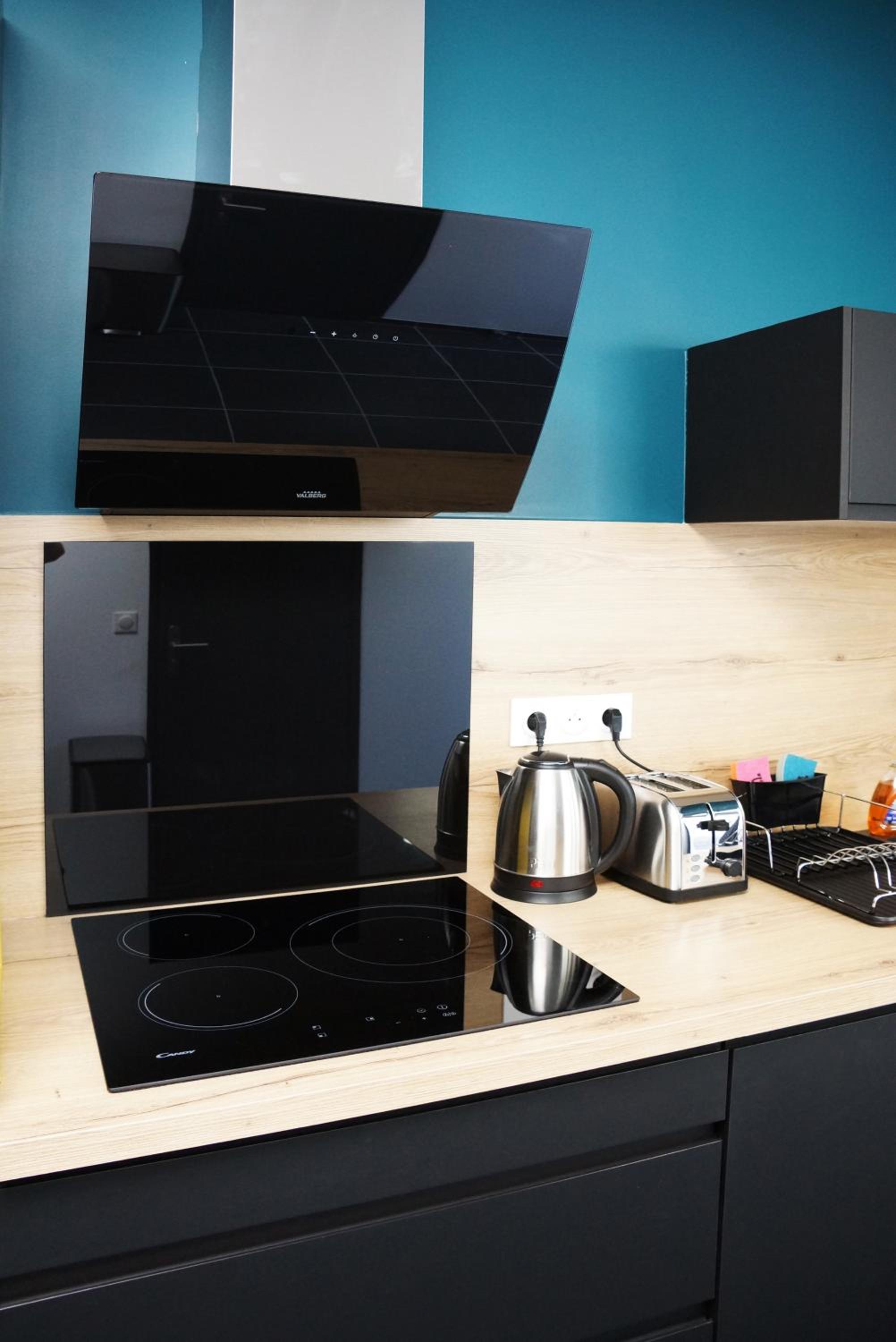 Three-Bedroom Apartment - Photo 10