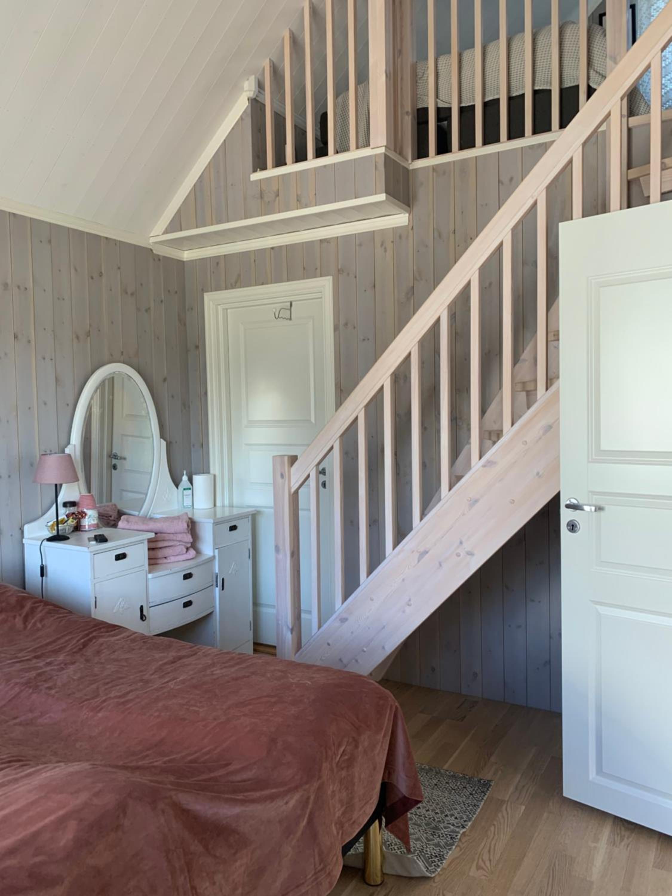 Family Room with Private Bathroom - Photo 3