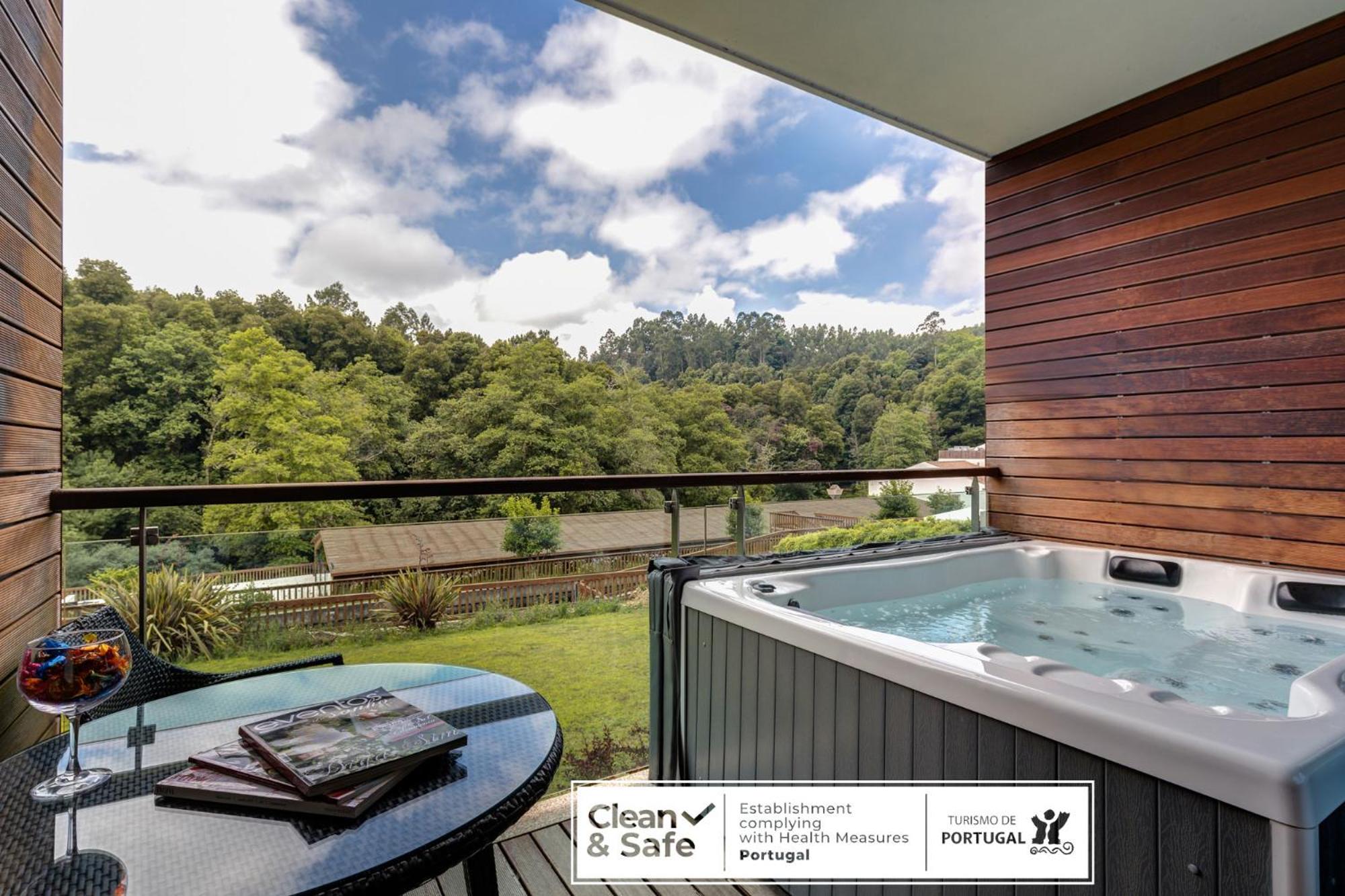 Deluxe Double with Spa Bath - Photo 2