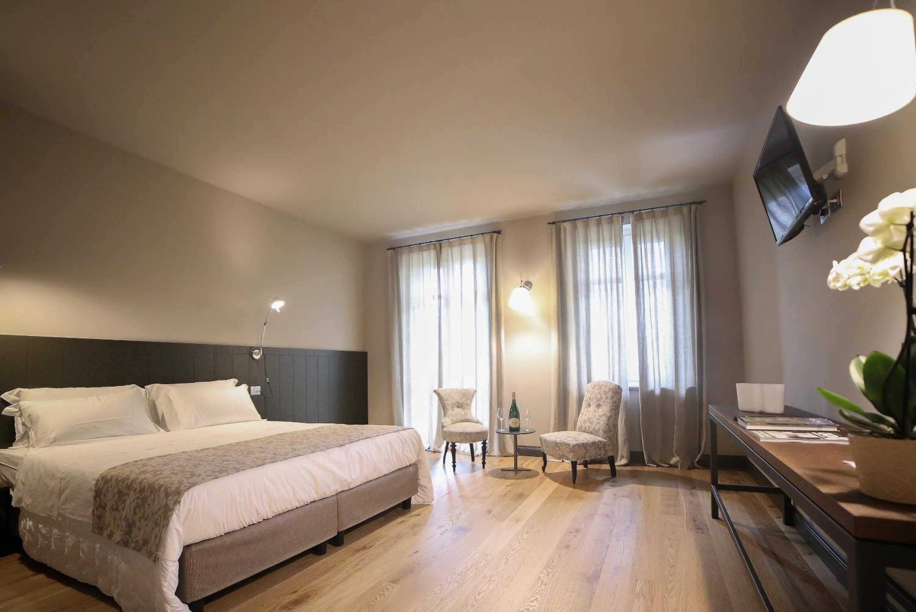 Superior Double or Twin Room with Pool View