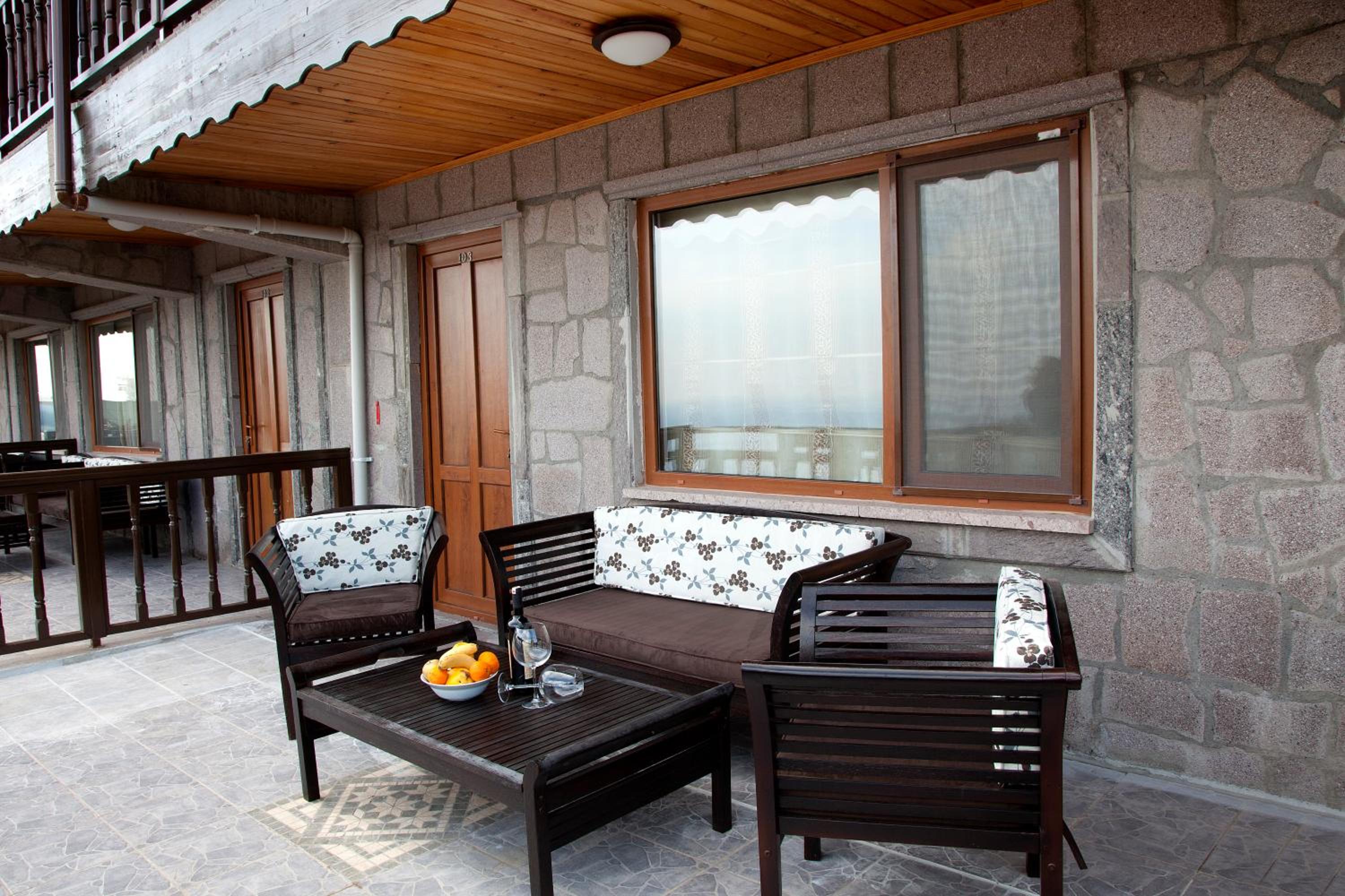 Deluxe Triple Room with Fireplace - Photo 21