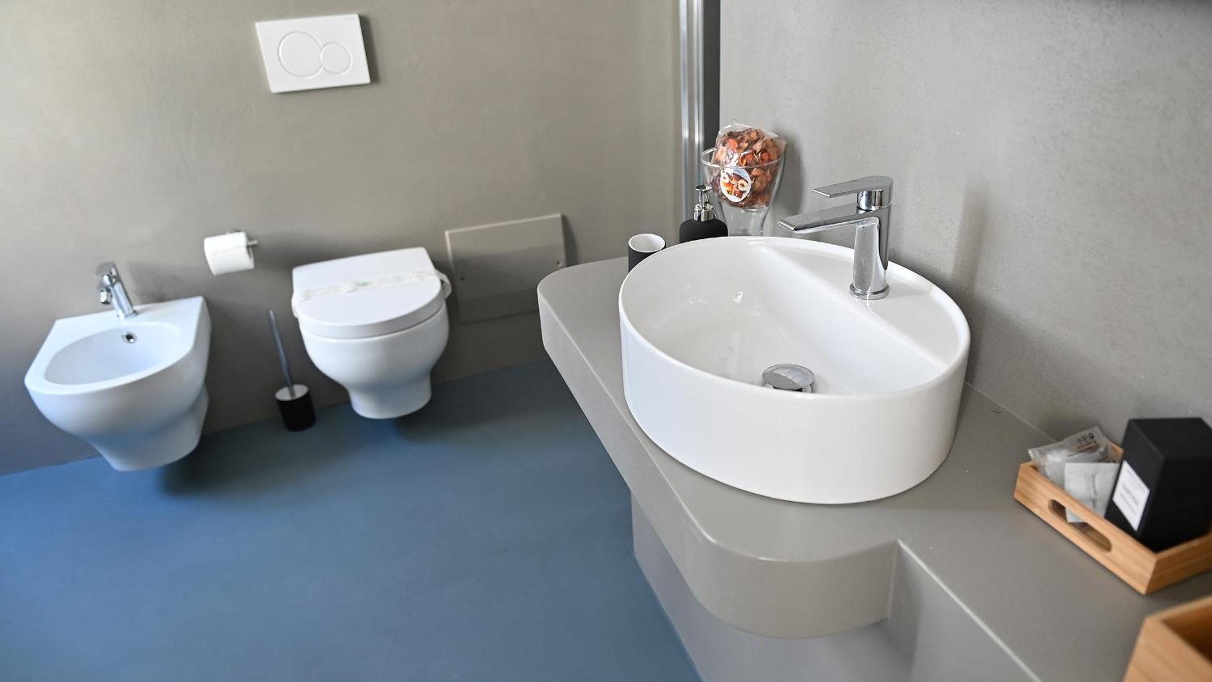 Double Room - Photo 6