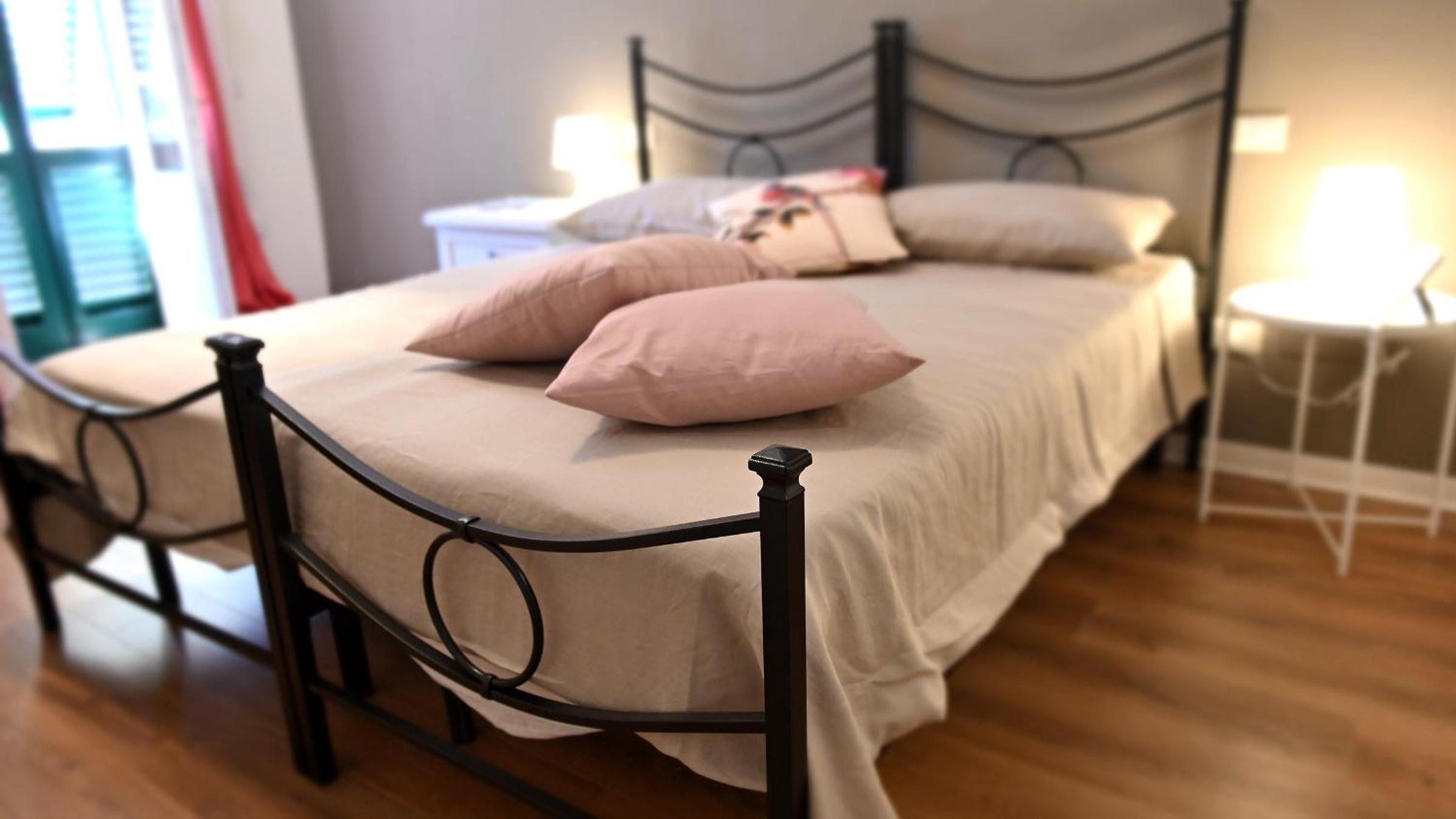 Double or Twin Room with Balcony - Photo 5