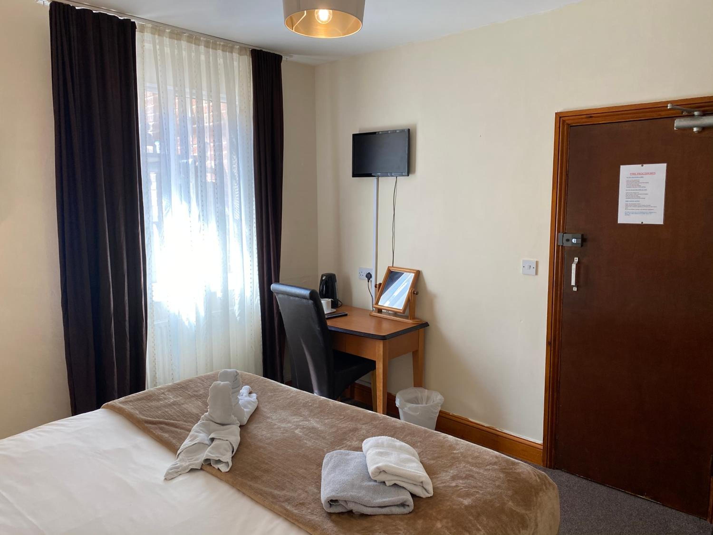 Double Room - Photo 14