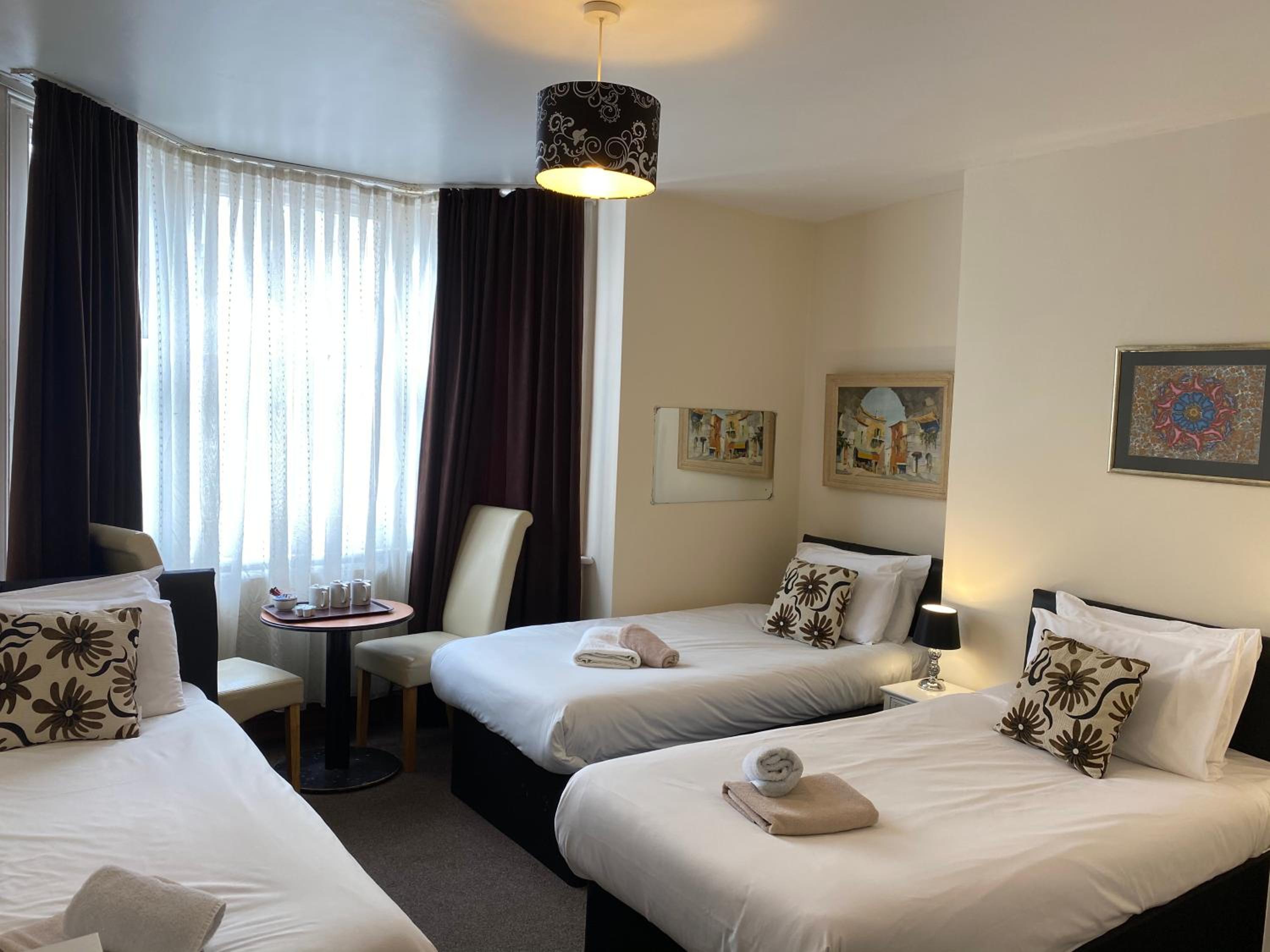 Triple Room - Photo 12