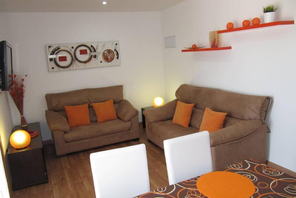 Three-Bedroom Apartment photo 2