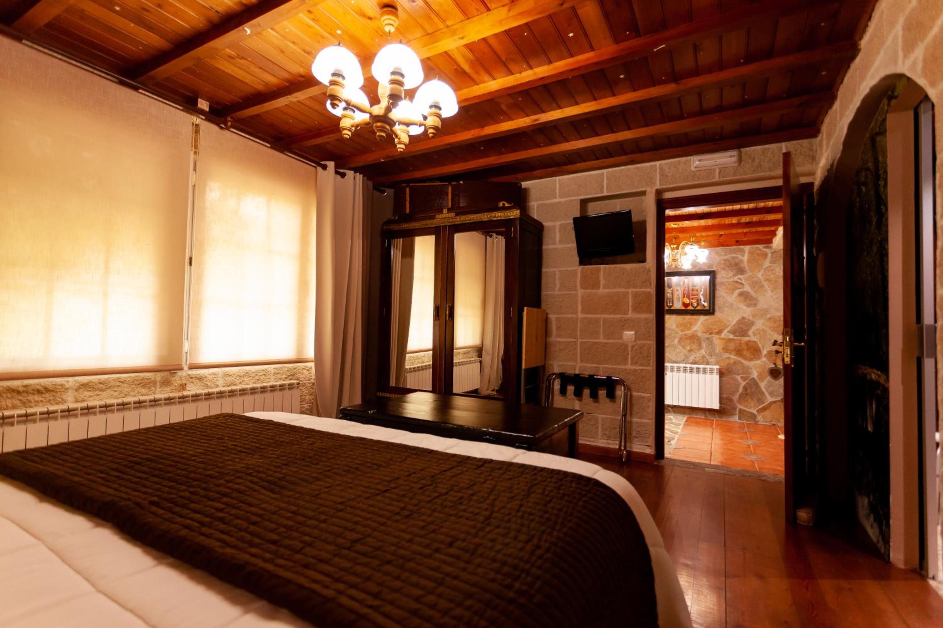 Double Room - Photo 9