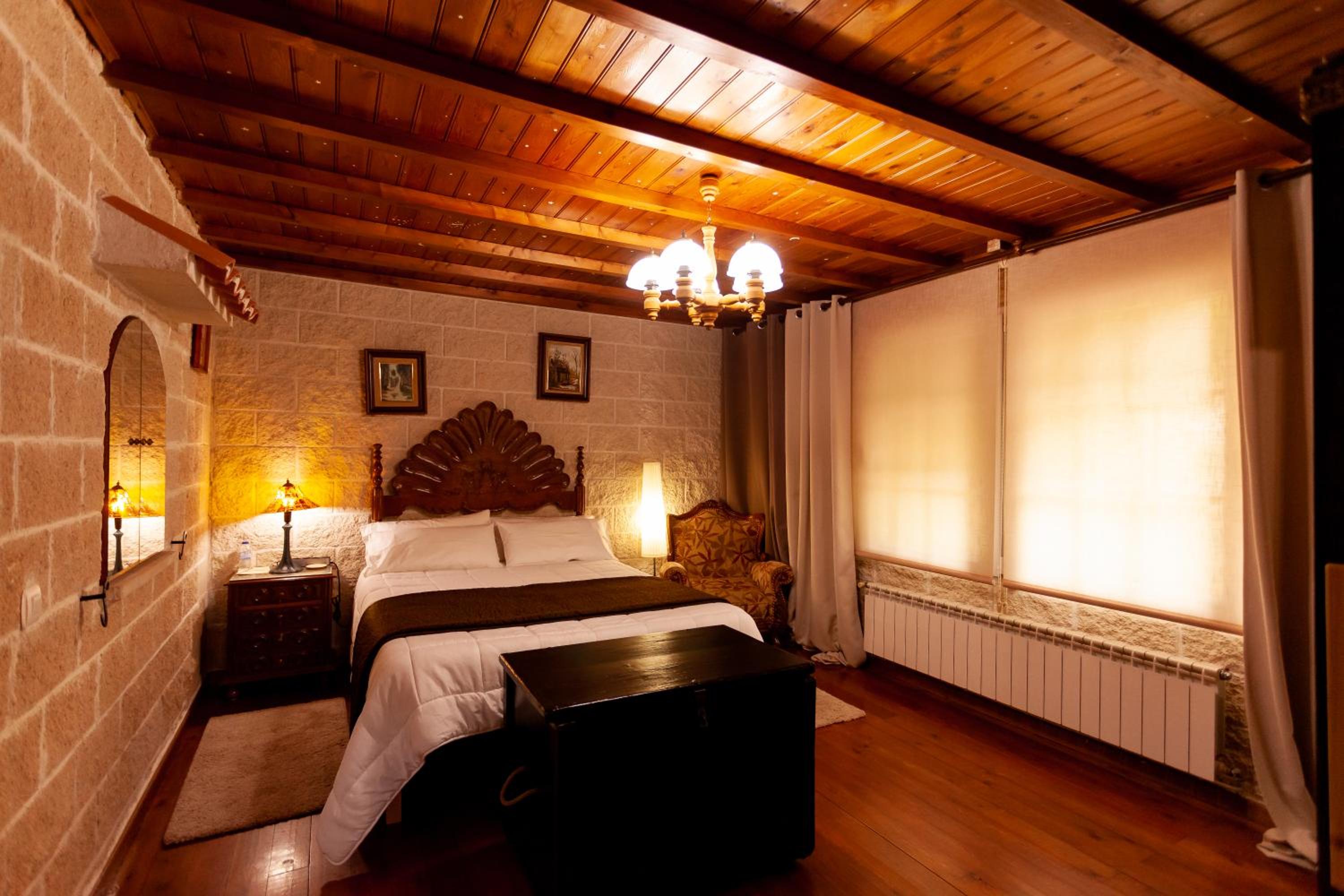 Double Room - Photo 22
