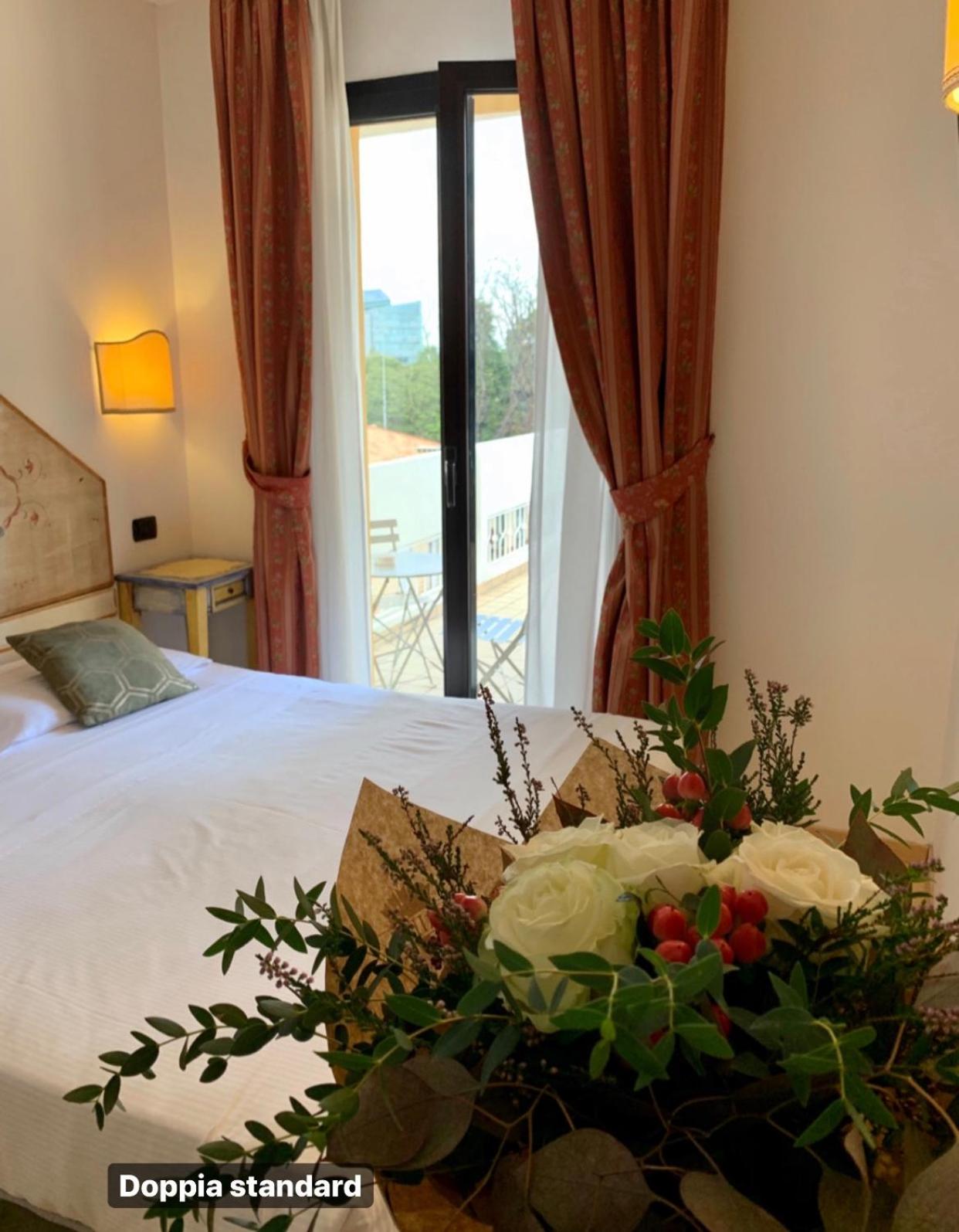 Double or Twin Room - Photo 10