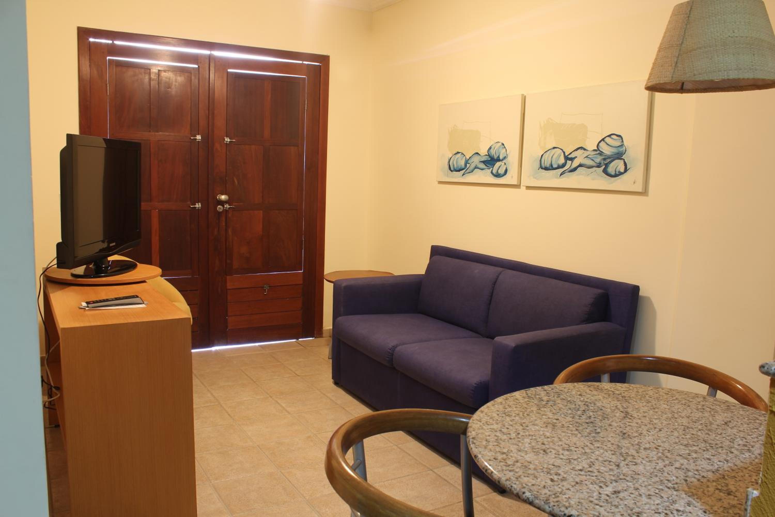 Luxury Apartment - Photo 10