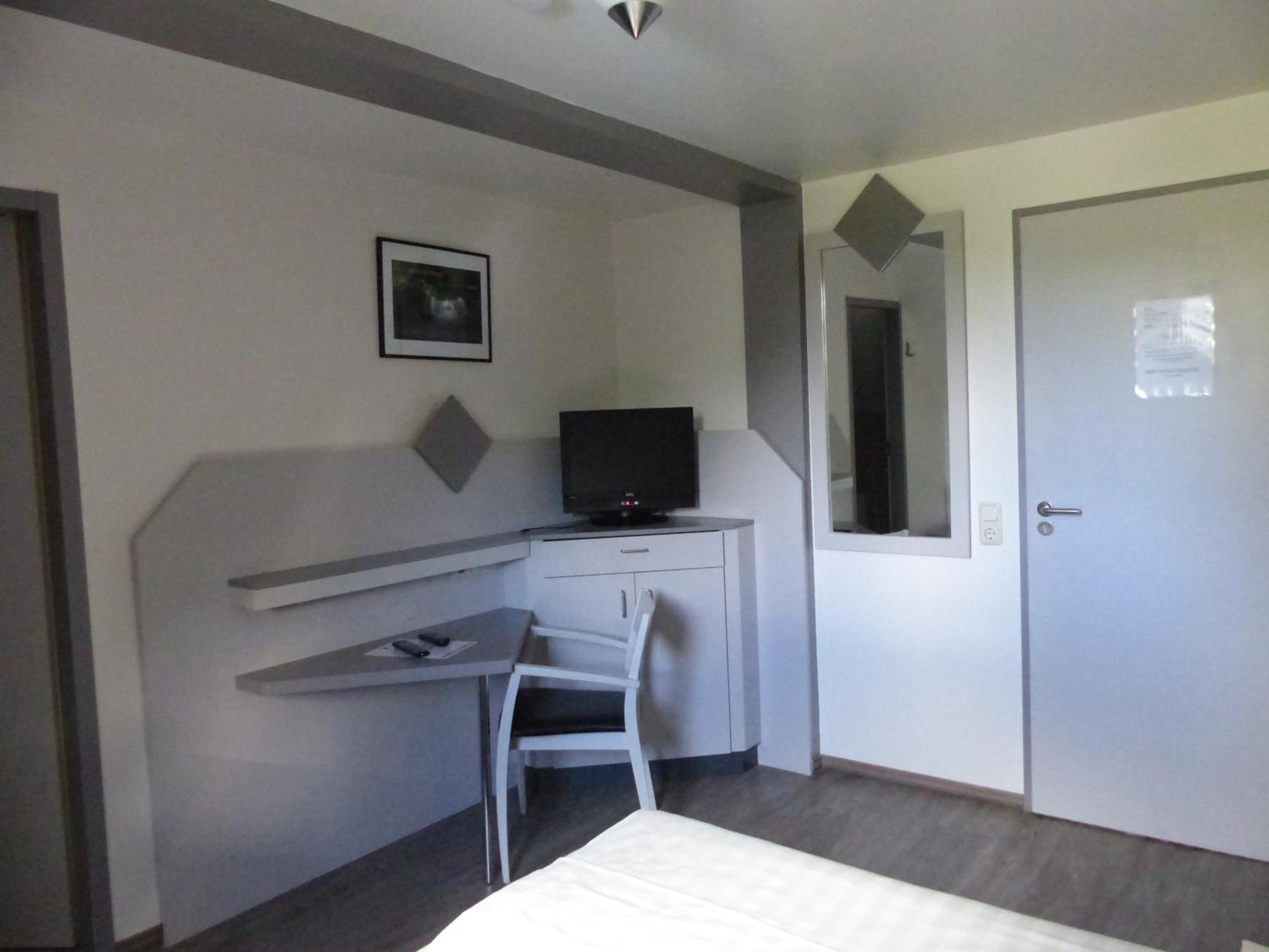 Standard Room photo 2