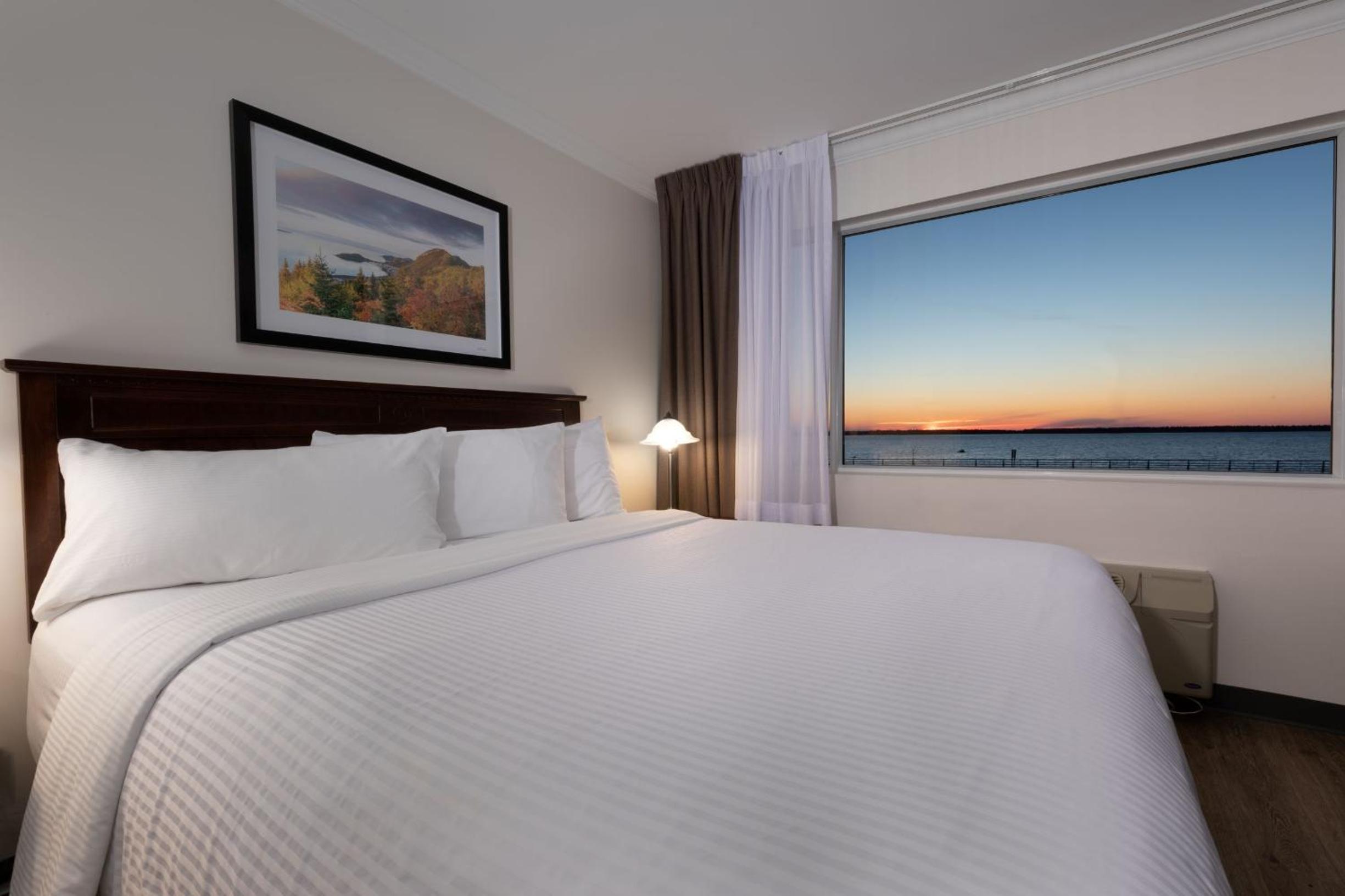 King Suite with River View  photo 1