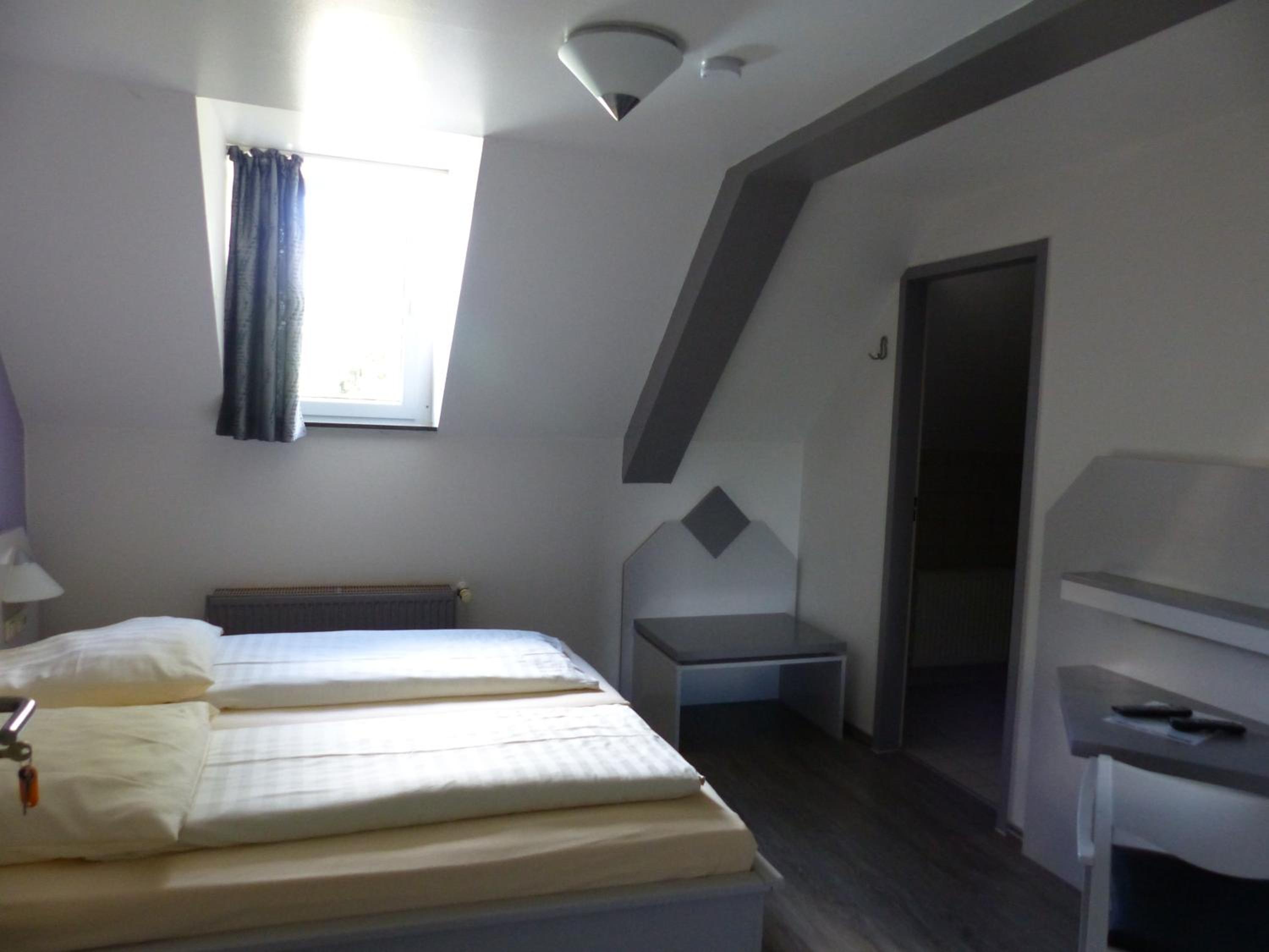 Single Room photo 3