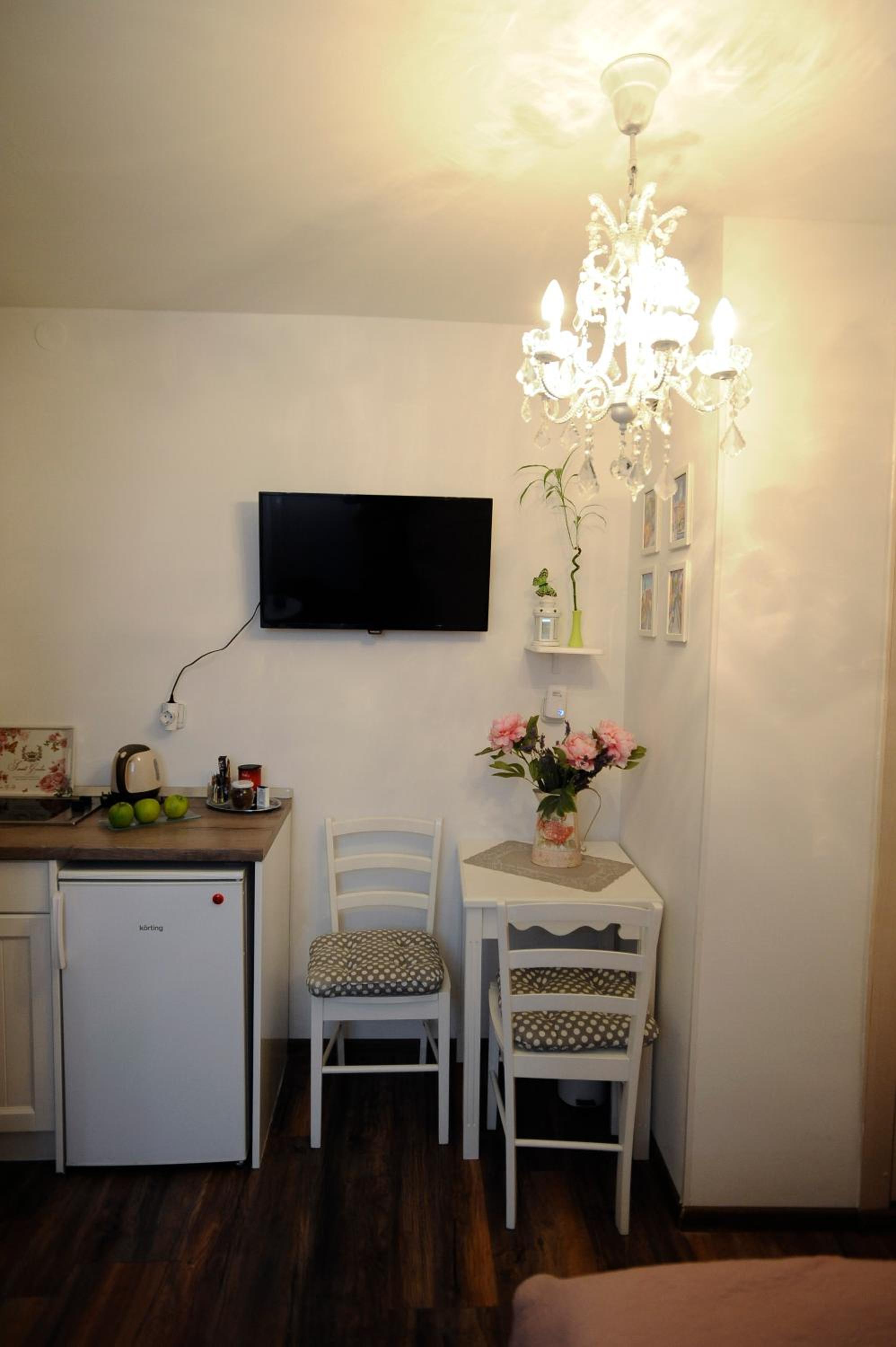 Studio - Photo 9