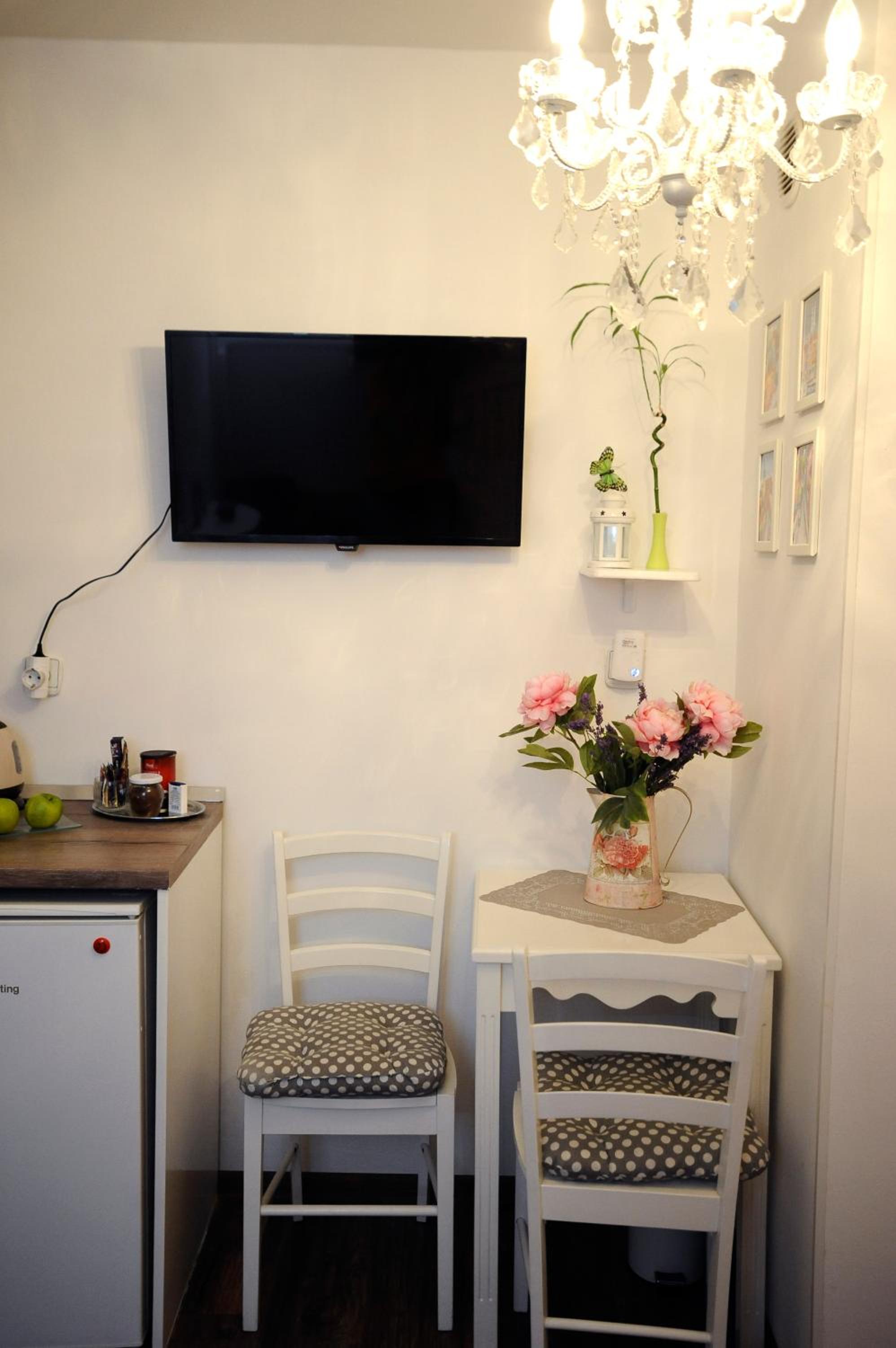 Studio - Photo 17
