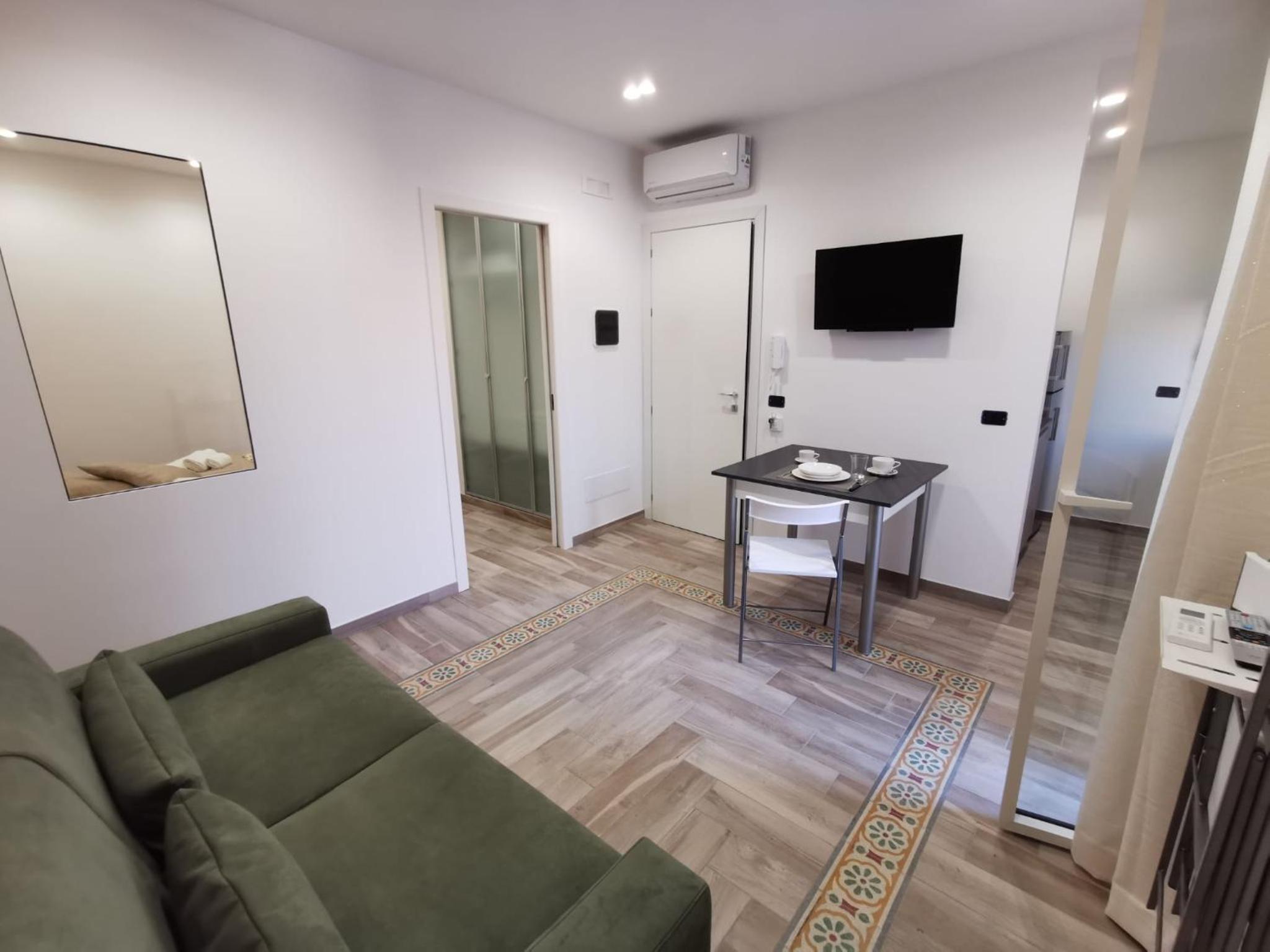 One-Bedroom Apartment - Photo 6