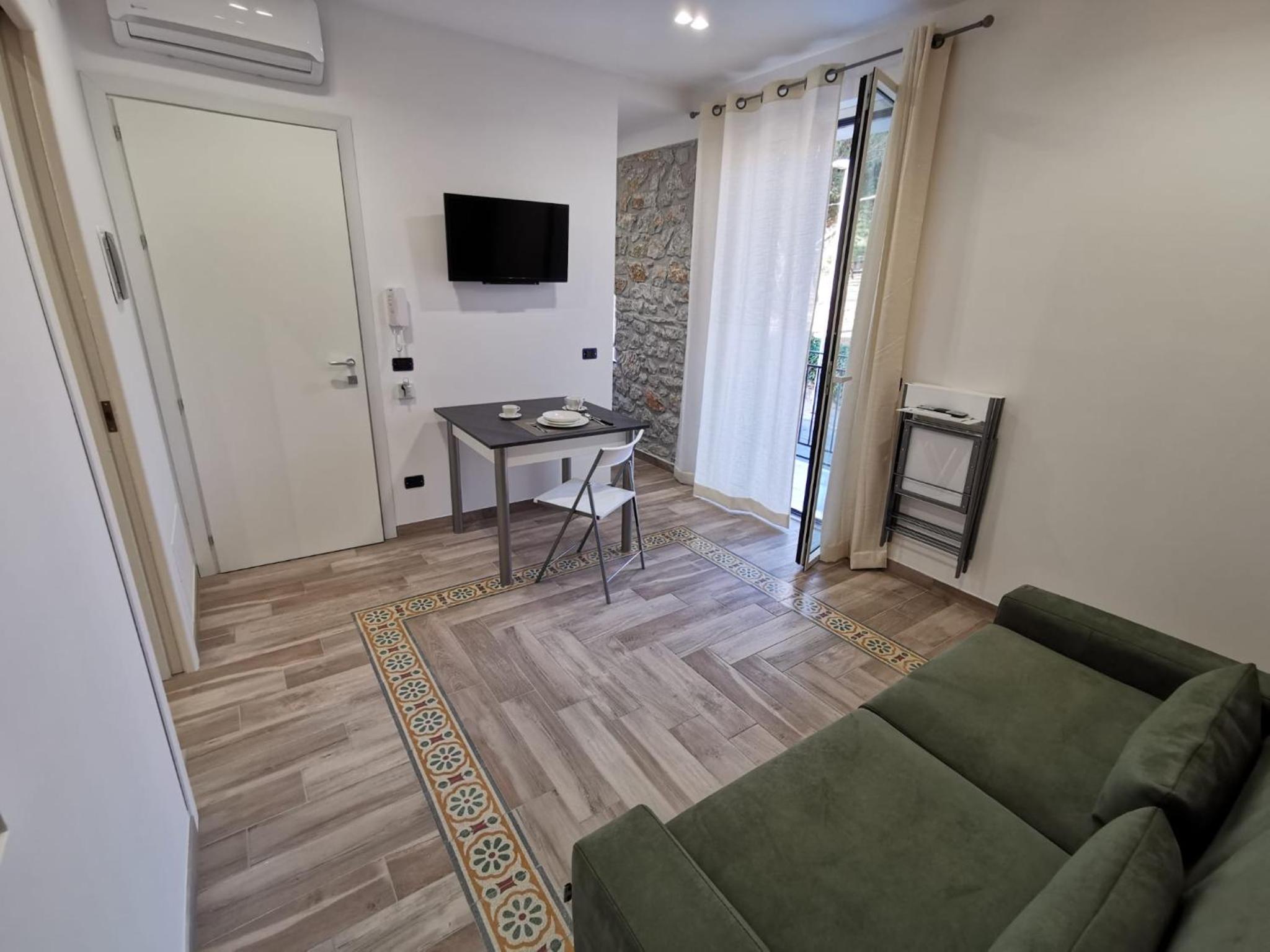 One-Bedroom Apartment - Photo 1