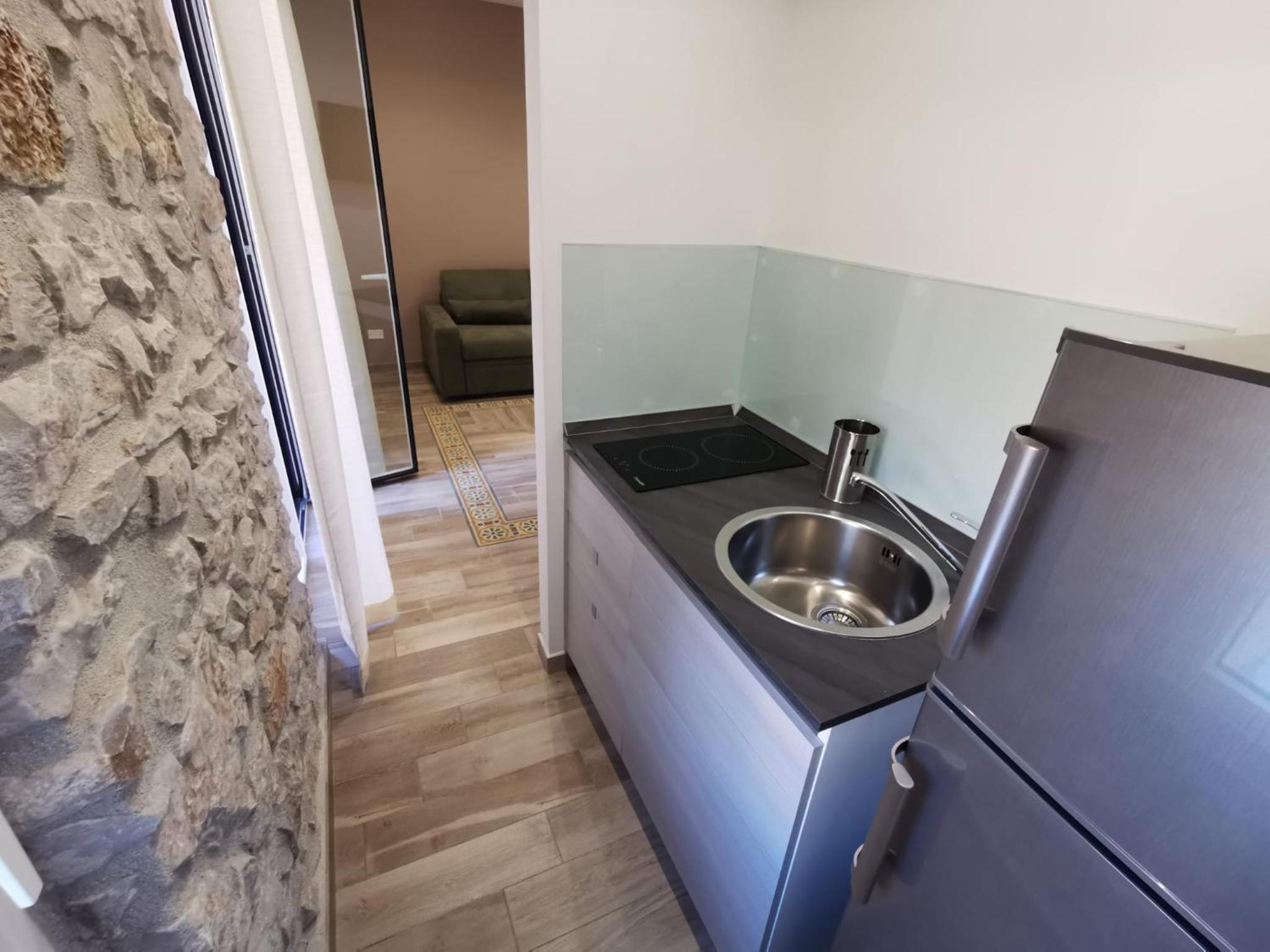 One-Bedroom Apartment - Photo 4